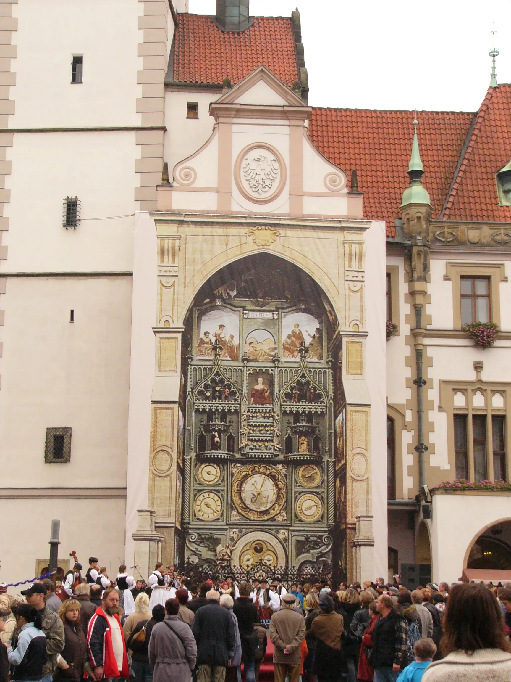 Photo showing: reconstruction (canvas over the today's real acronomical clock) of appearance of Astronomical clock at town hall in Olomouc from first half of 20th century (Czech Republic)