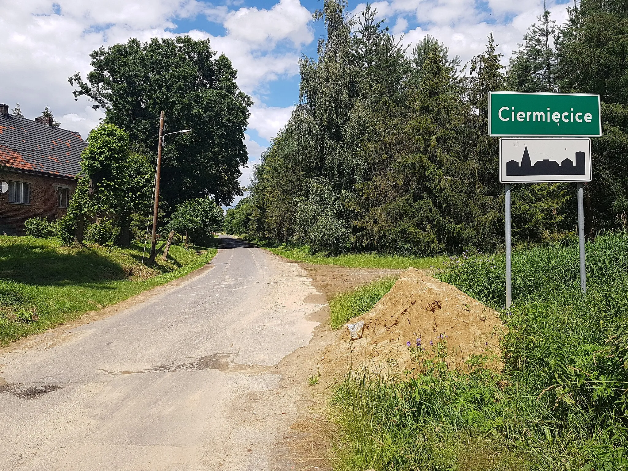 Photo showing: Ciermięcice, wjazd od strony Czech