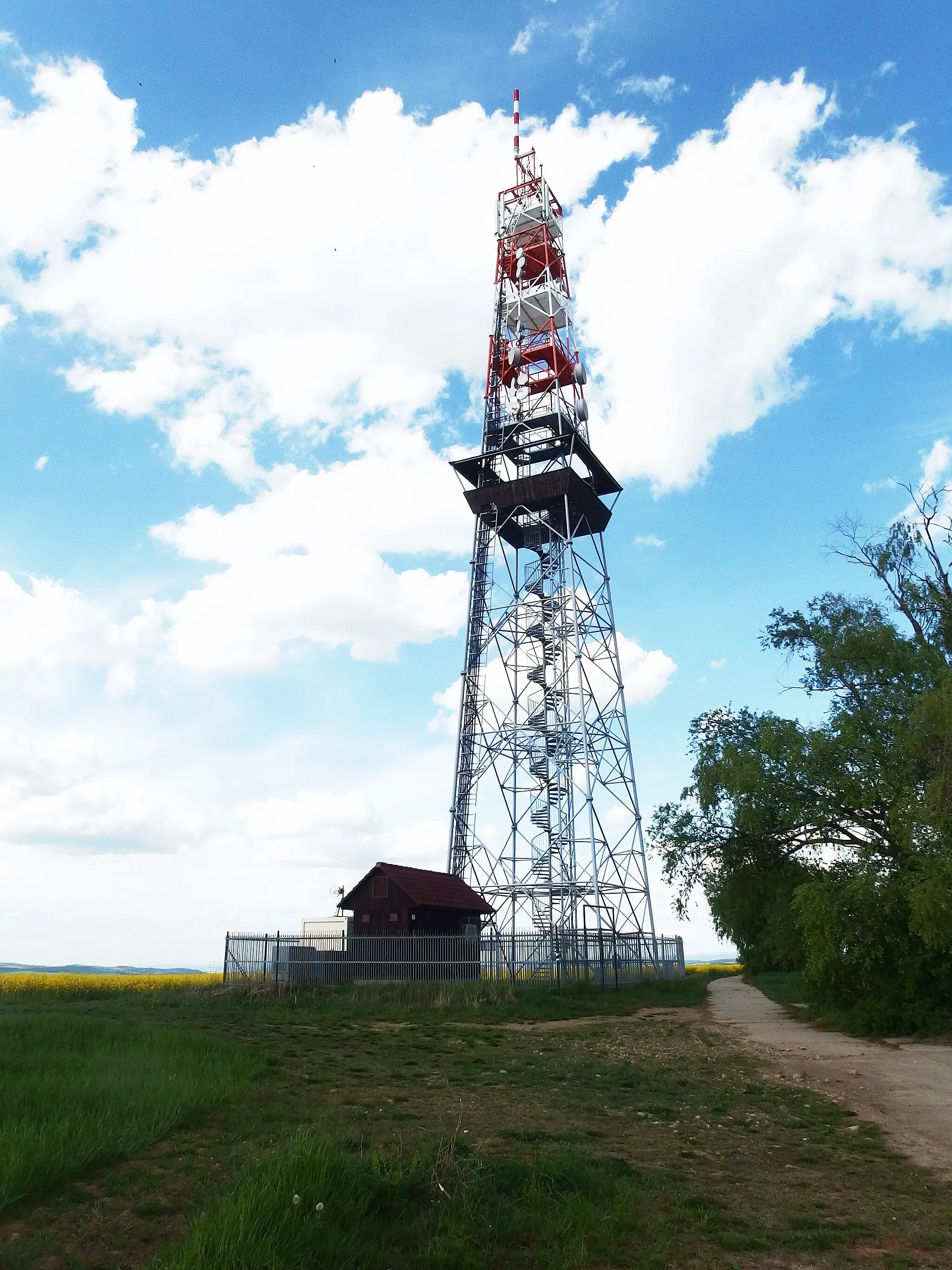 Photo showing: Uherské Hradiště, Czechia, part Jarošov. Rovnina observation tower.