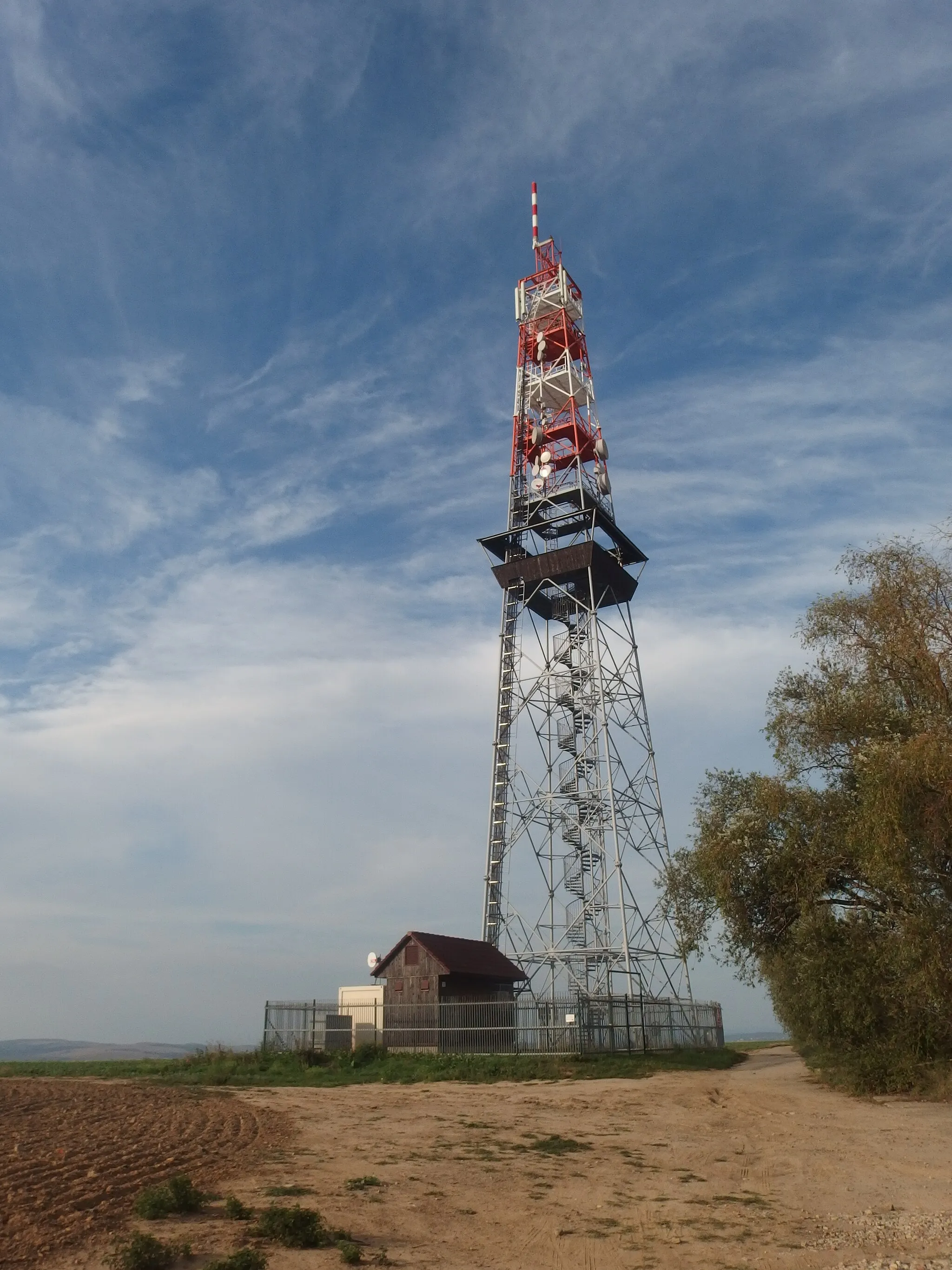 Photo showing: Uherské Hradiště, Czech Republic, part Jarošov. Rovnina observation tower,