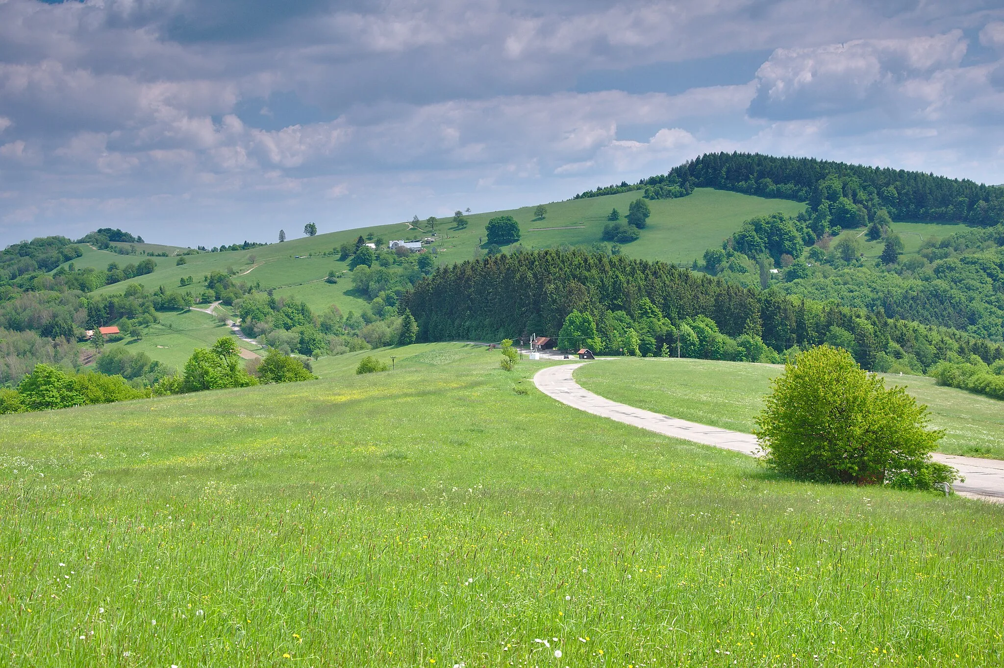 Photo showing: Pohled do obce, Vyškovec, okres Uherské Hradiště