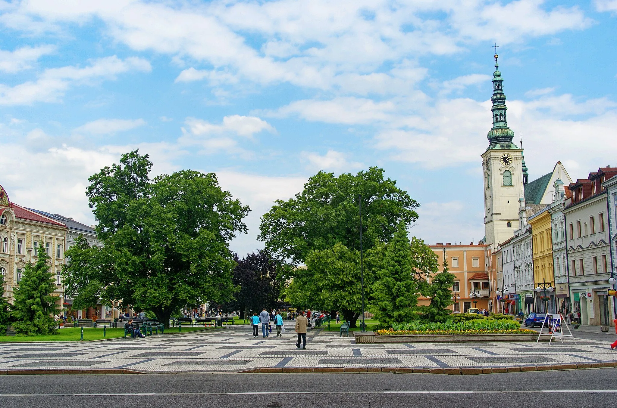 Photo showing: Prostějov - náměstí Tomáše Garrigue Masaryka - View East