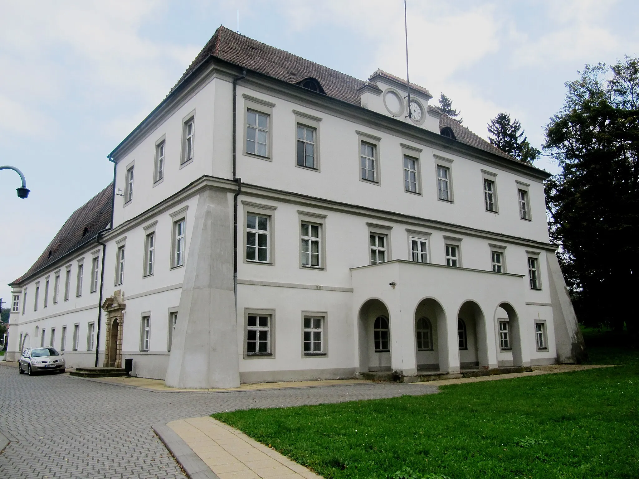 Photo showing: Březolupy, Uherské Hradiště District, Czech Republic. Chateau.