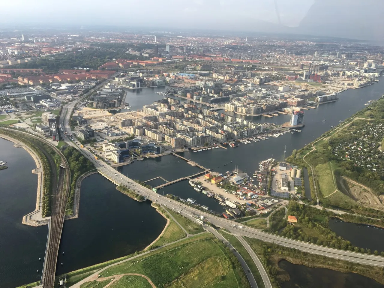 Photo showing: Sydhavnen Denmark Copenhagen Sjællandsbroen Teglholmen, photo from September 2018