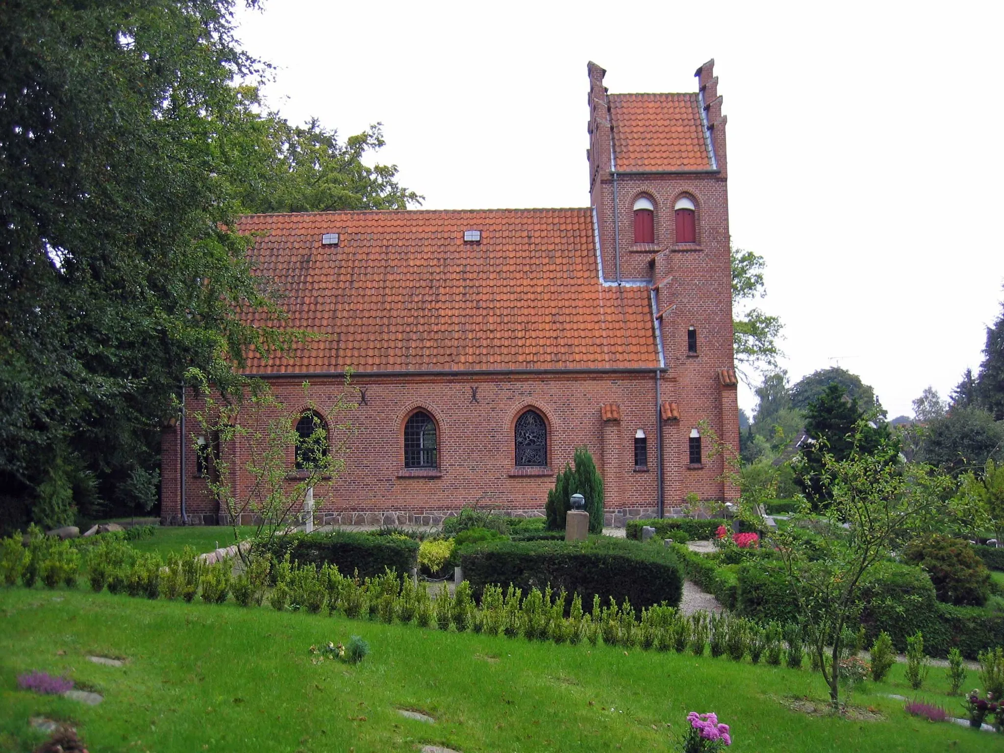 Photo showing: Gadevang Church, Gadevang church district, Holbo, Strø & Lynge-Frederiksborg Herred, Frederiksborg County, Denmark.