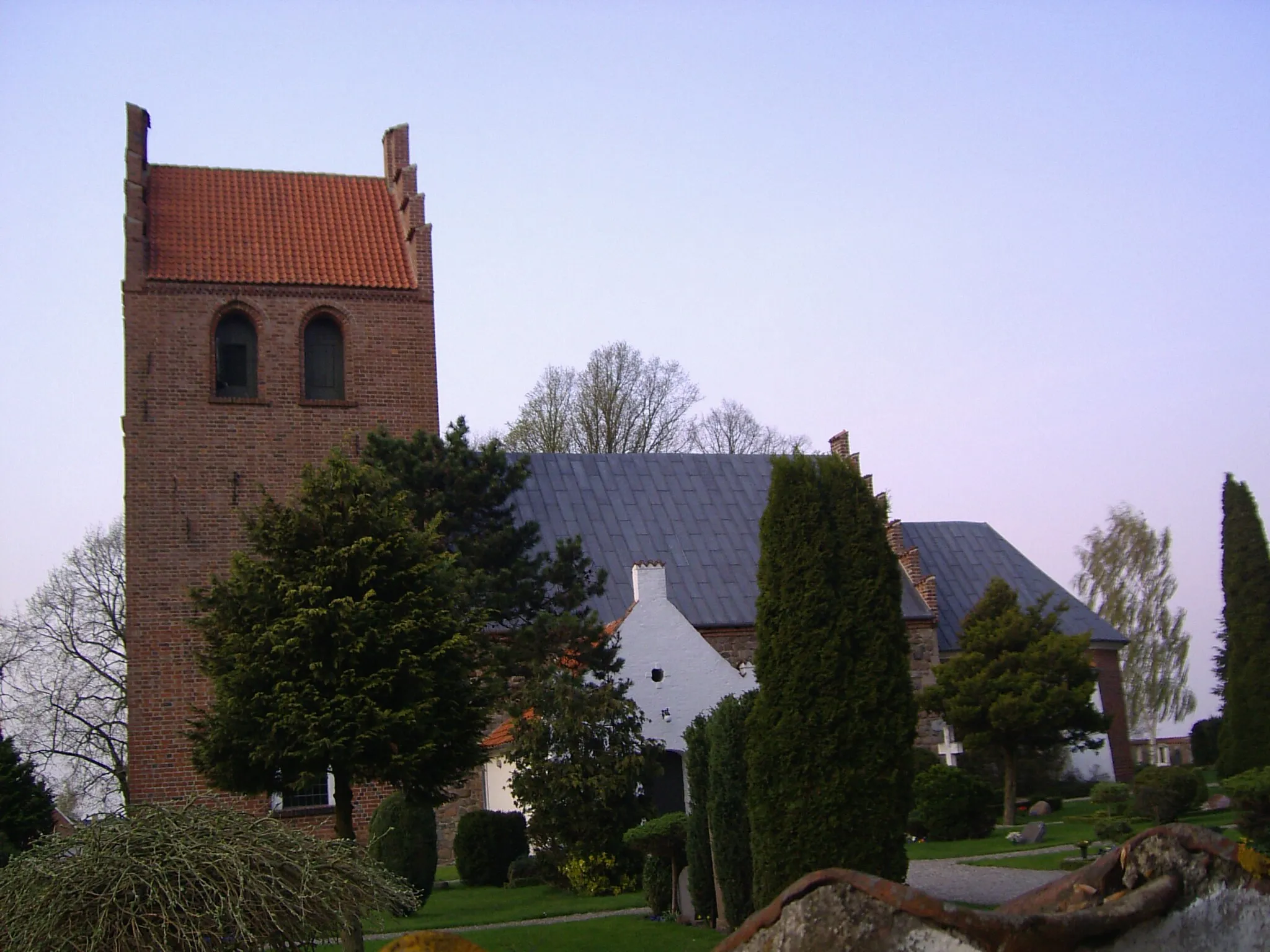 Photo showing: Strø kirke, Strø Sogn, Strø Herred, Frederiksborg Amt

This file was made by User:Sir48.