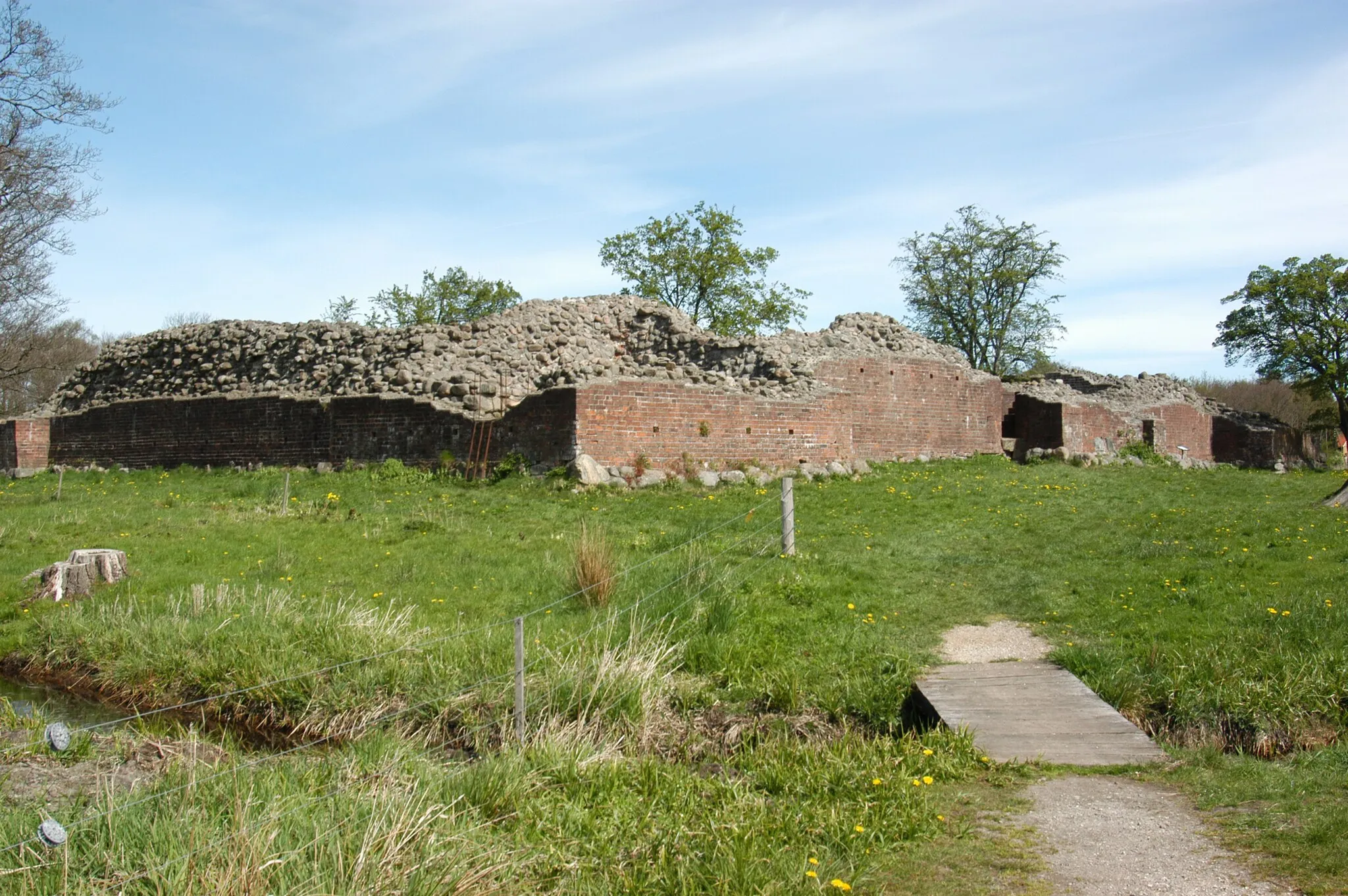 Photo showing: Gurre Slot - Ruine de l'ancien château de Valdemar à Gurre-Danemark