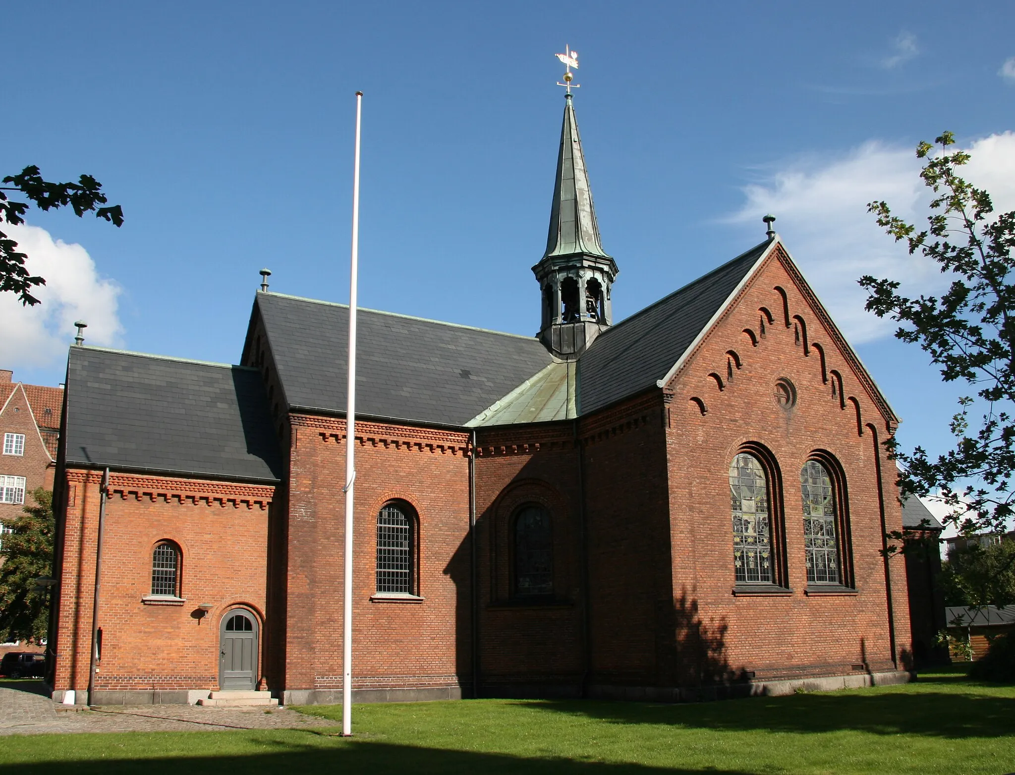 Photo showing: Sundby Kirke, Amager, Copenhagen, Denmark.

Sundby Kirke, Amager, from south