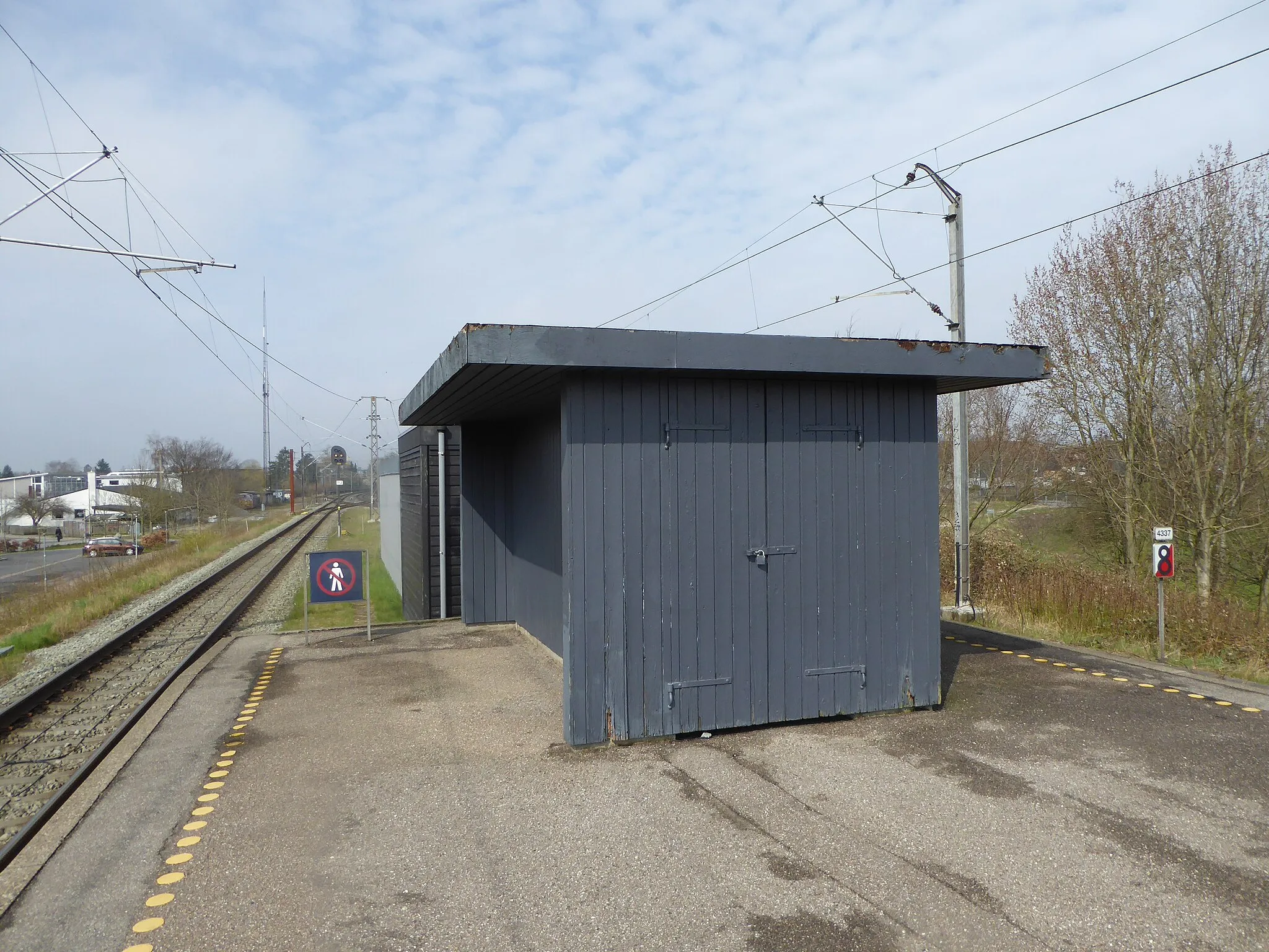 Photo showing: Buddinge Station, a S-train station on Hareskovbanen in Copenhagen.