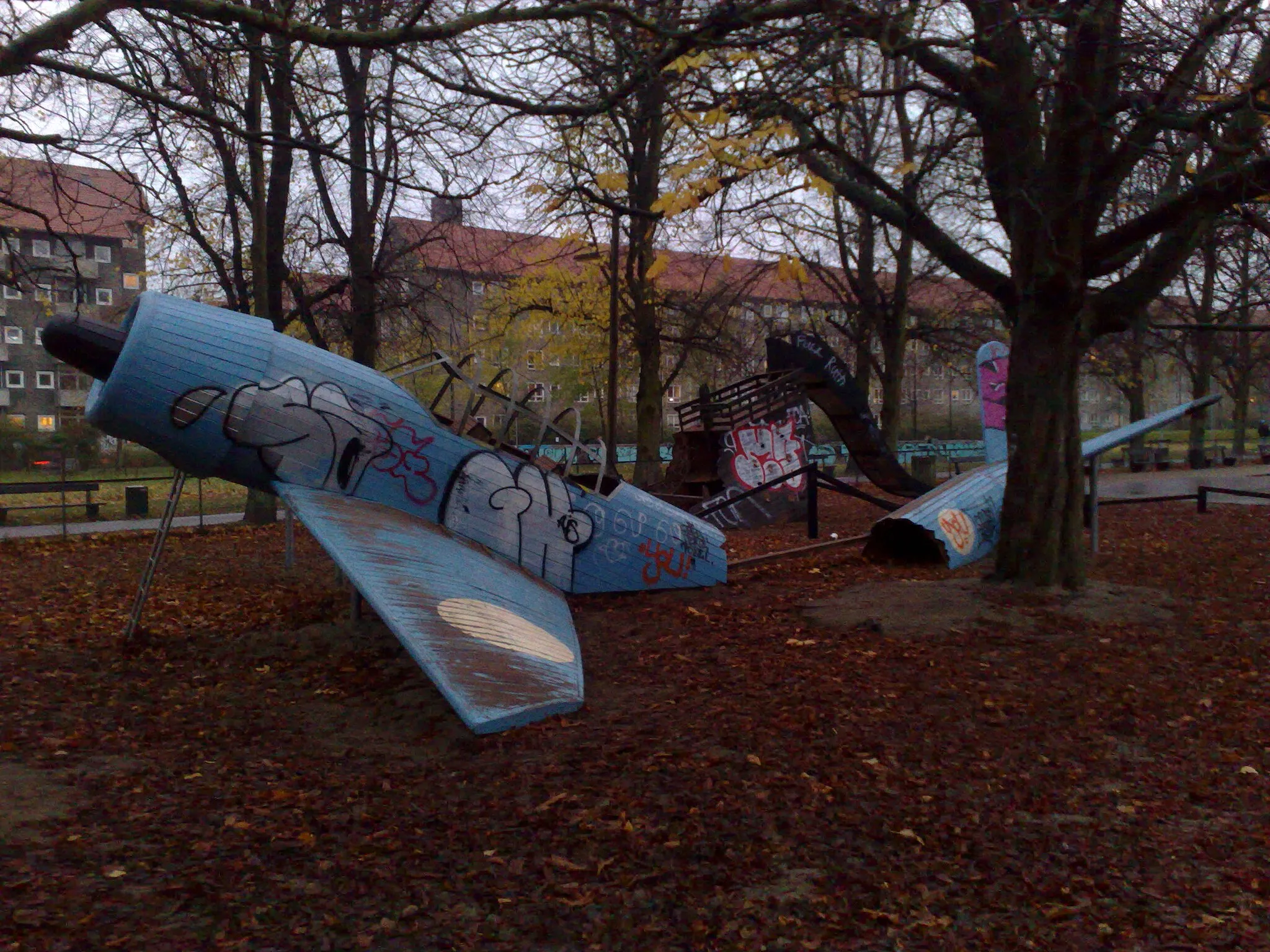 Photo showing: Playground at nørrebroparken