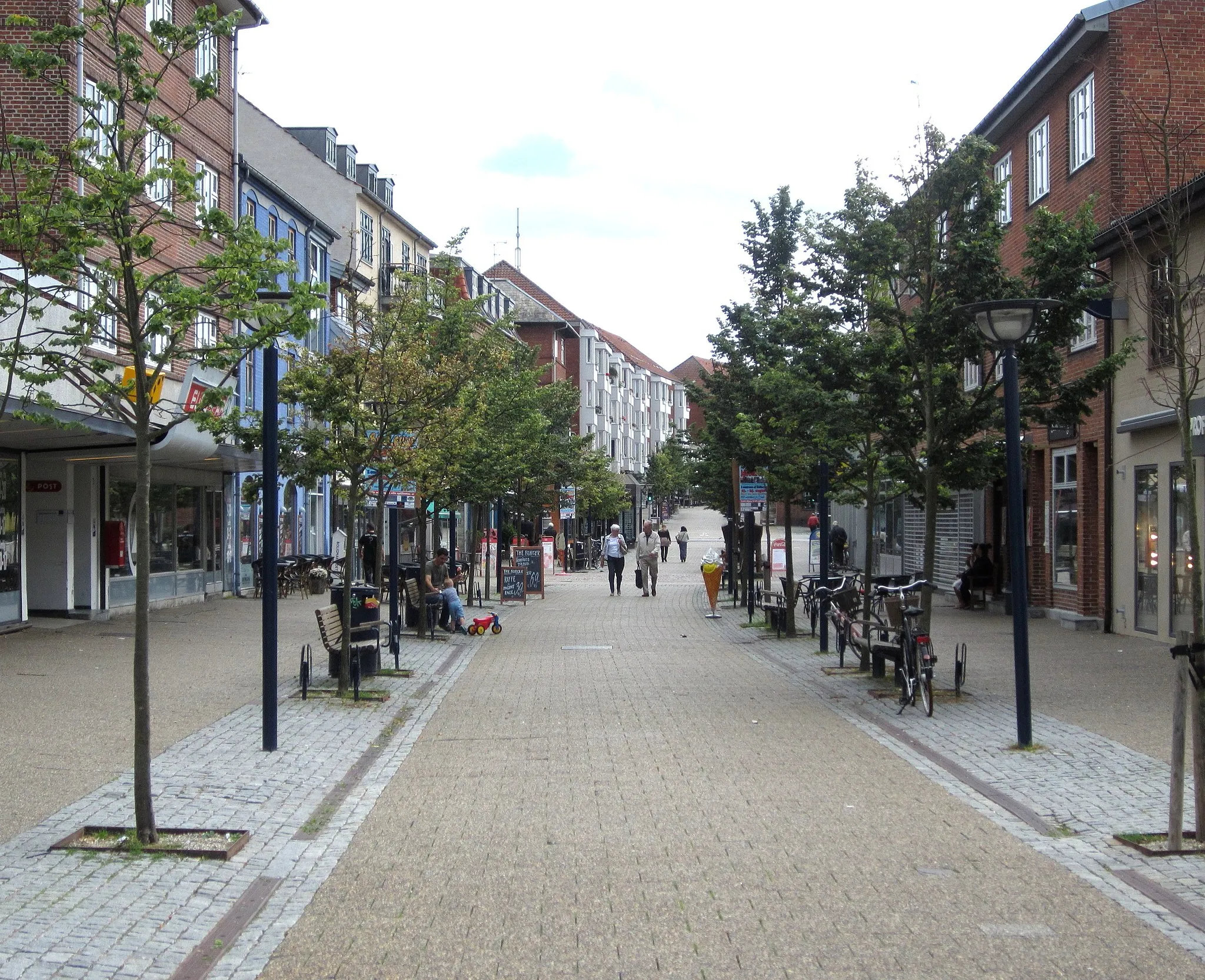 Photo showing: The pedestrian street "Centrumgaden" in Copenhagen suburb "Ballerup".