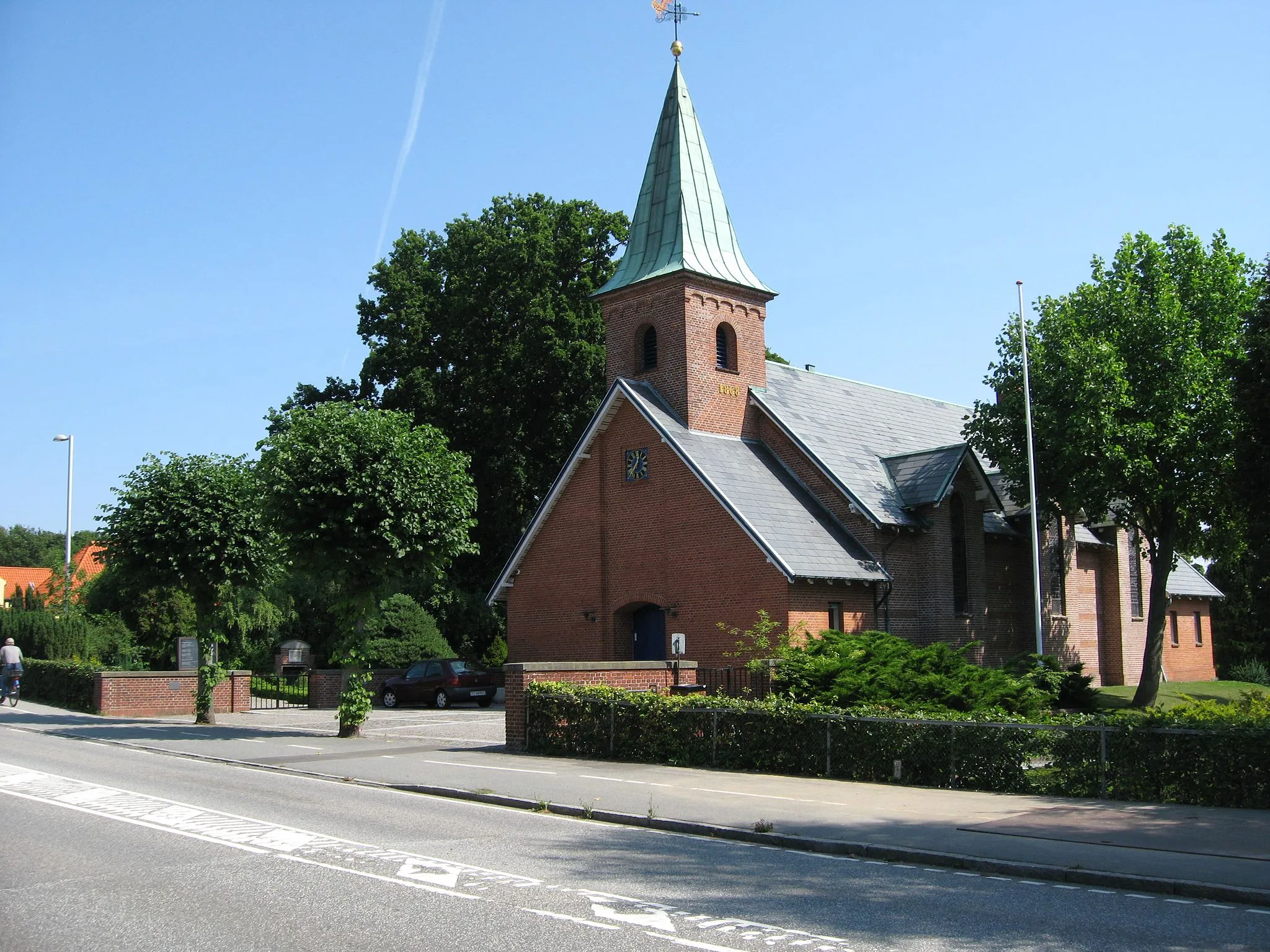 Photo showing: Humlebæk Church, built 1868 by architect Vilhelm Tvede.