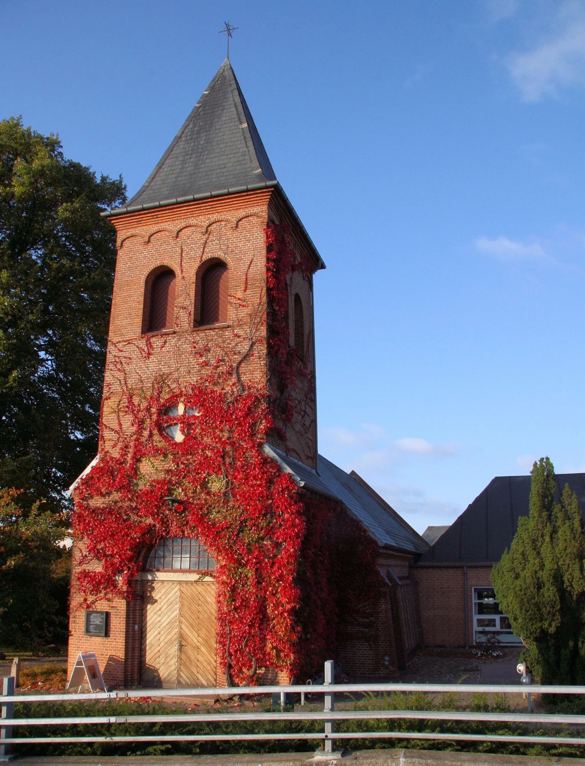 Photo showing: Hillerød Kirke,  Hillerød, Denmark.

Hillerød Kirke