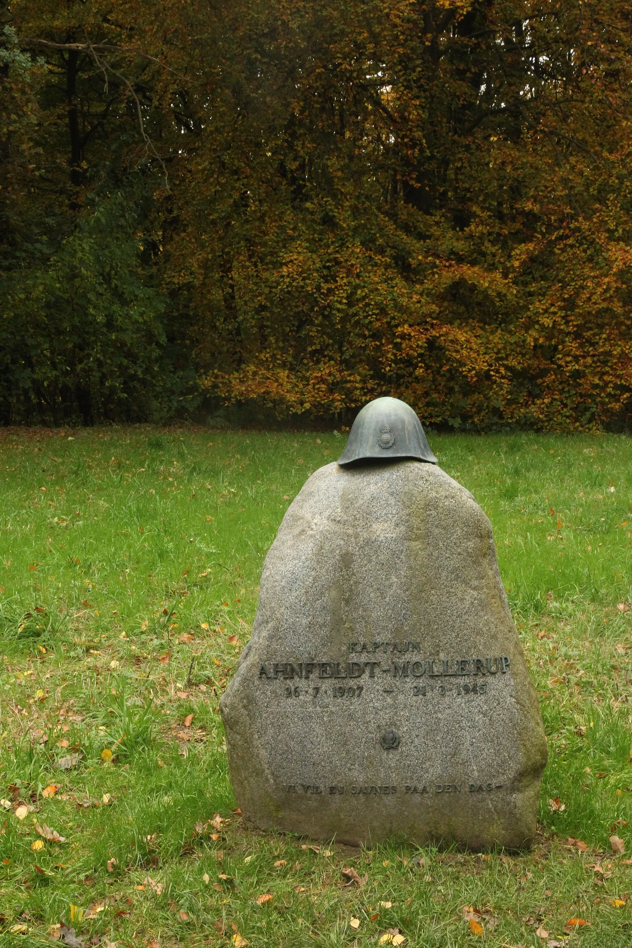 Photo showing: Memorial stone Mollerupstenen