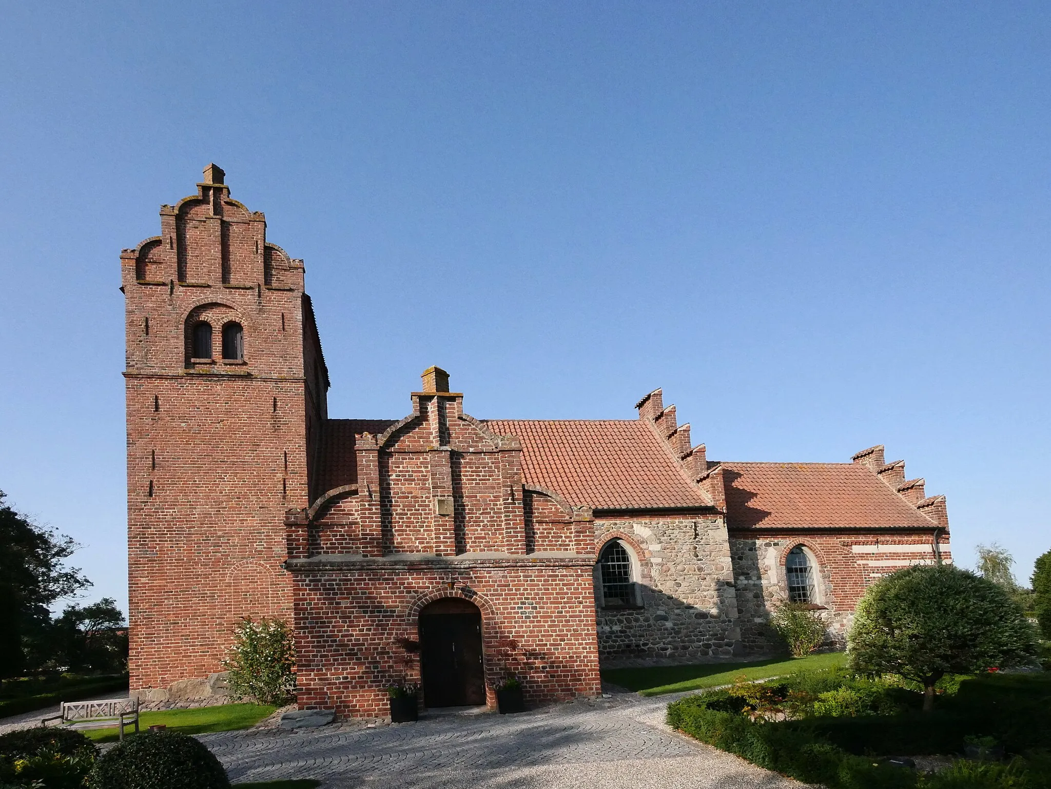 Photo showing: Ølsted Kirke (Halsnæs Kommune) von Süden