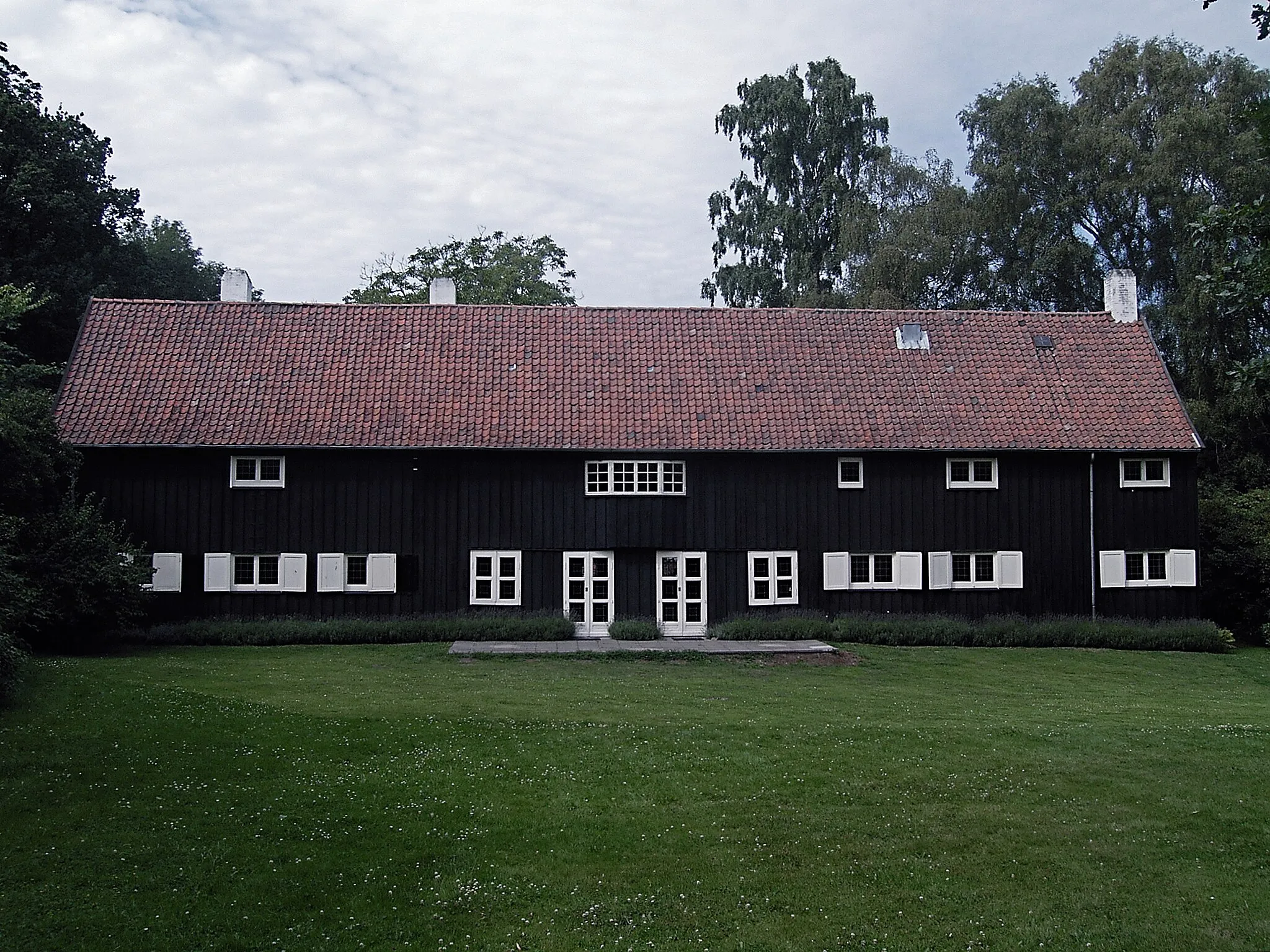 Photo showing: Hegnslund at Strandvejen in Copenhagen, Denmark. Architect: Henning Hansen
