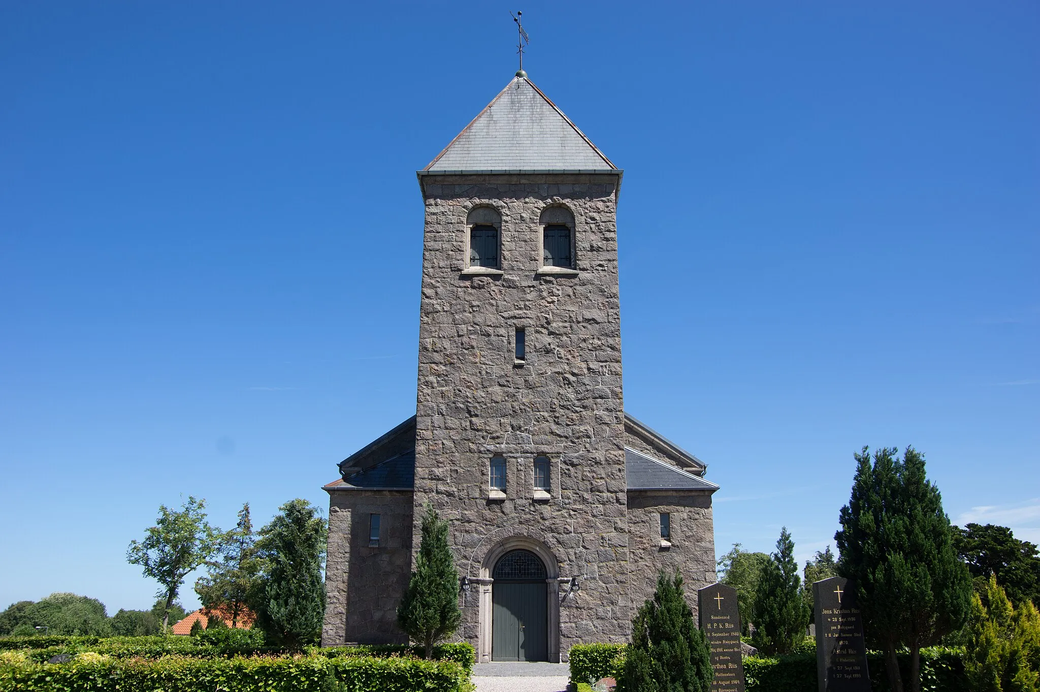 Photo showing: Klemens Kirke auf Bornholm. Die Kirche wurde 1882 neu erbaut.