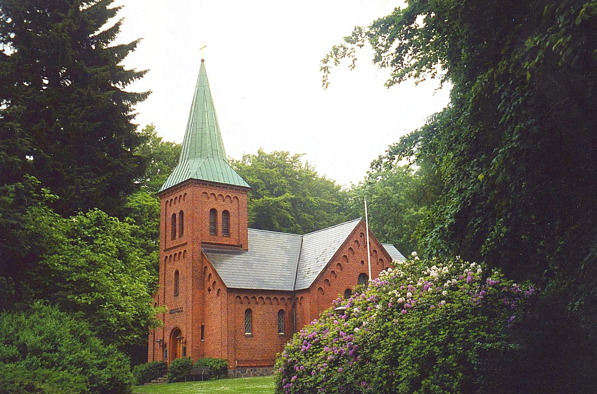 Photo showing: Vedbæk Kirke, Vedbæk Sogn, Rudersdal Kommune