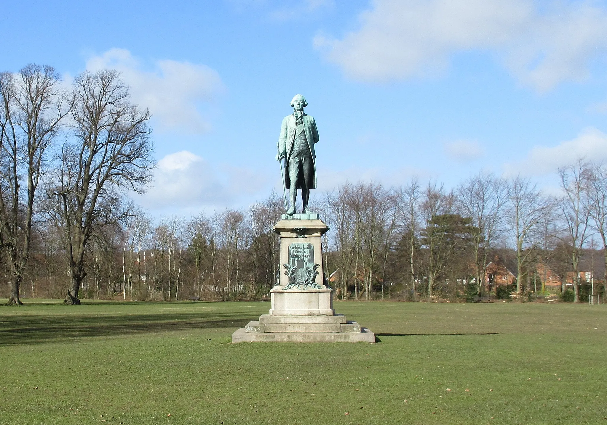 Photo showing: Statue of Andreas Peter Bernstorff in front of Bernstorff Palace in Copenhagen, Denmark