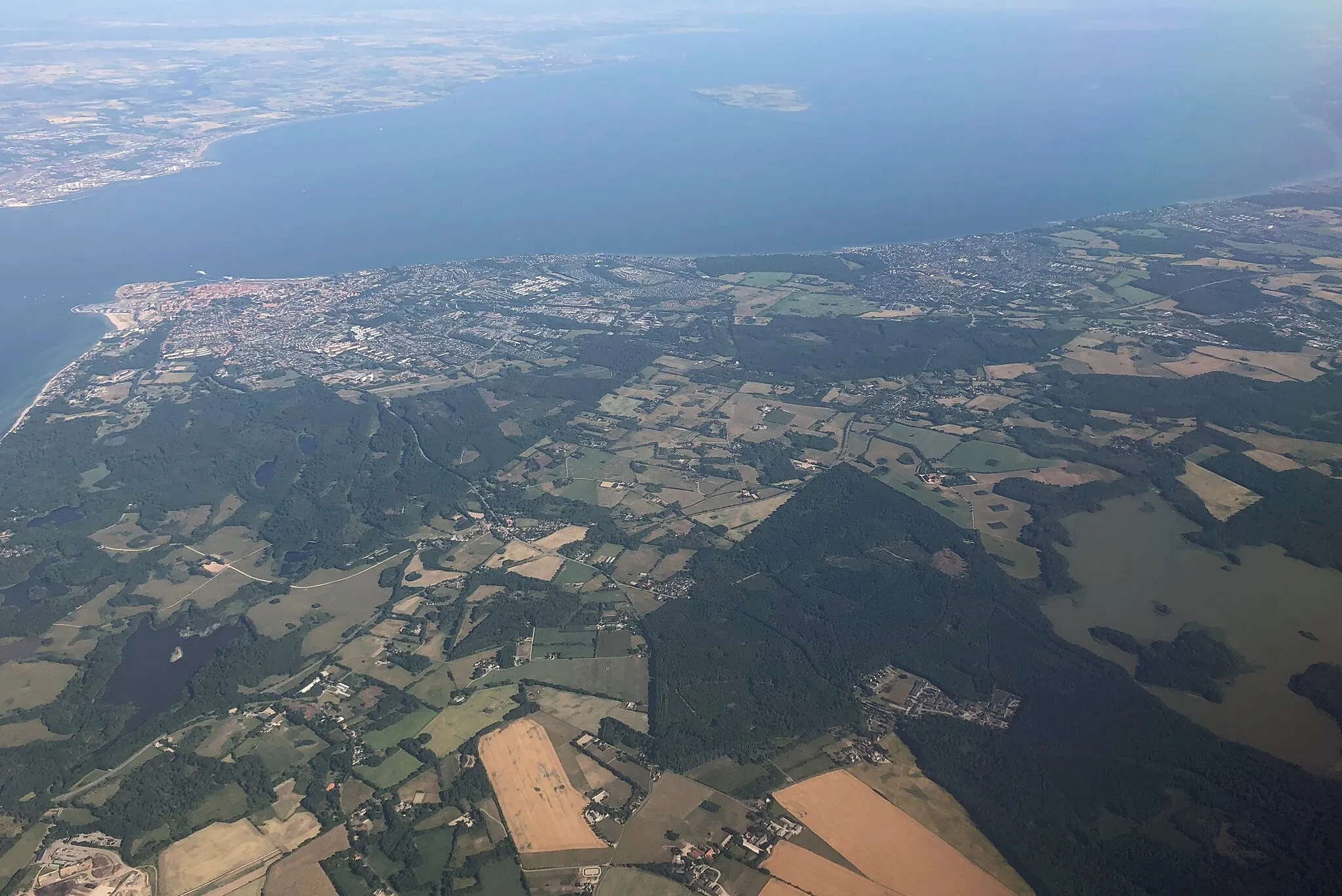 Photo showing: Aerial view over Helsingør by the Øresund channel.