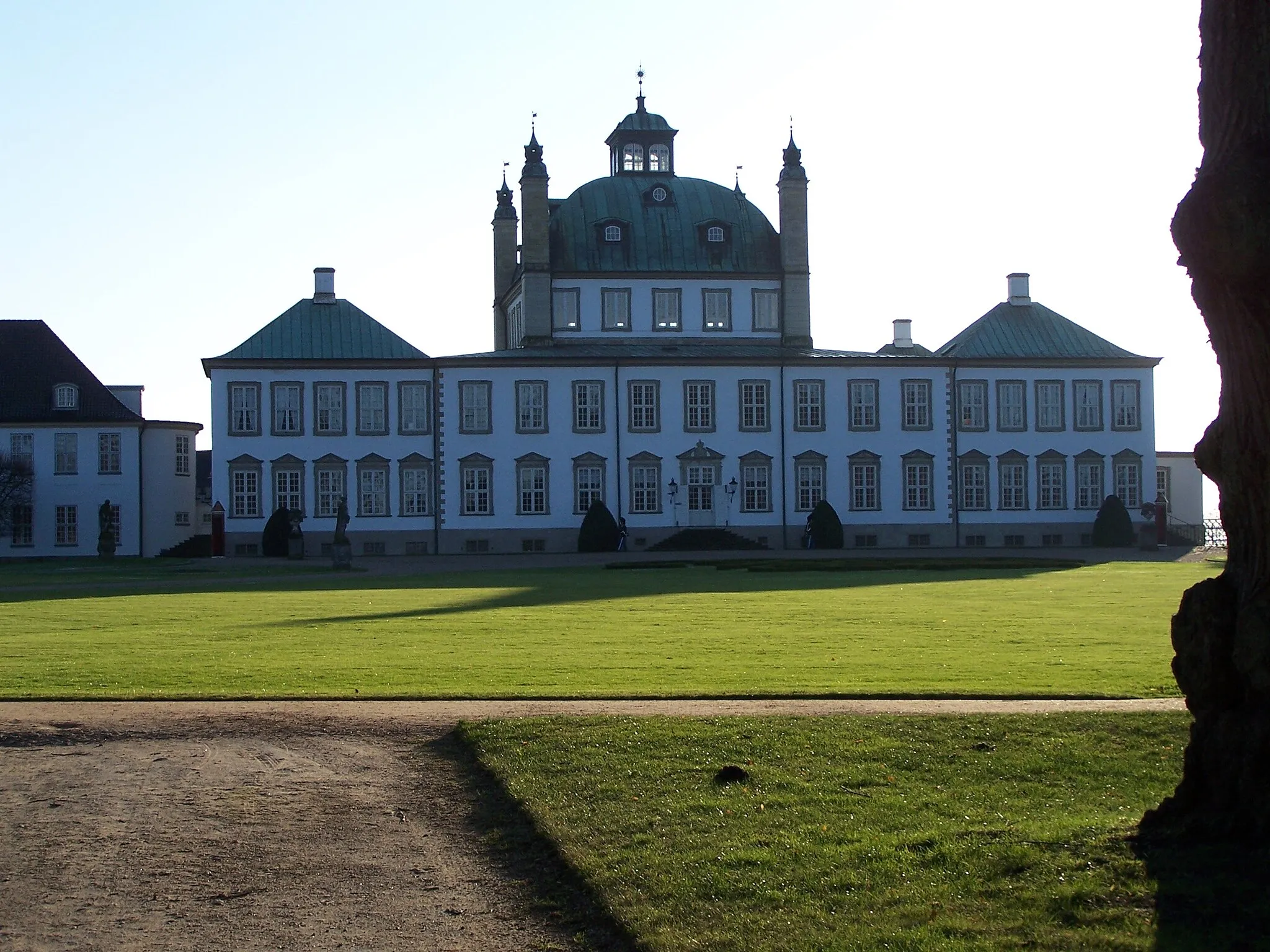 Photo showing: Garden at Fredensborg Castle, Denmark
