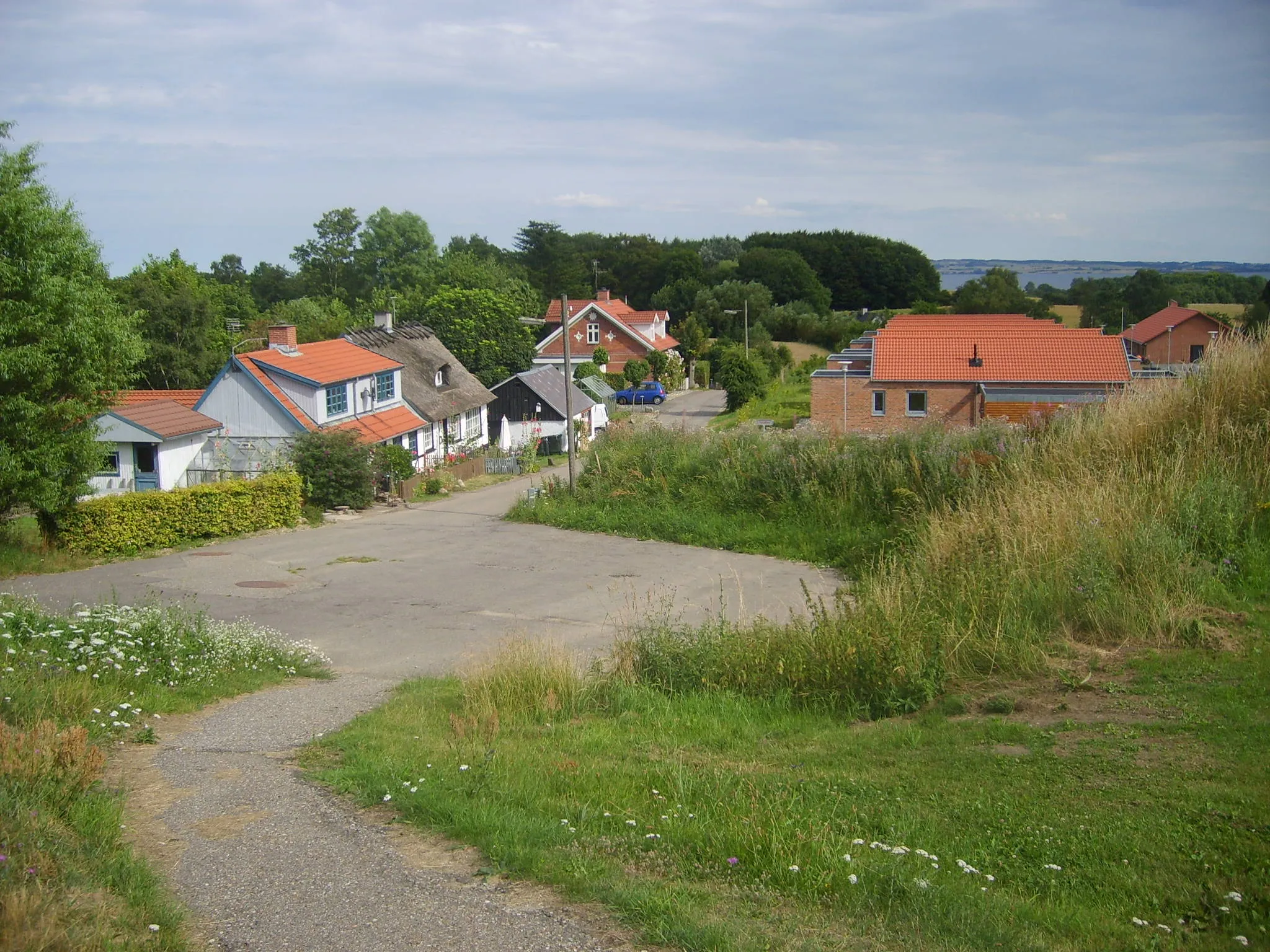 Photo showing: Old houses in Rodskov in Denmark, right below the main road (Landvejen), probably on Lilletoften.