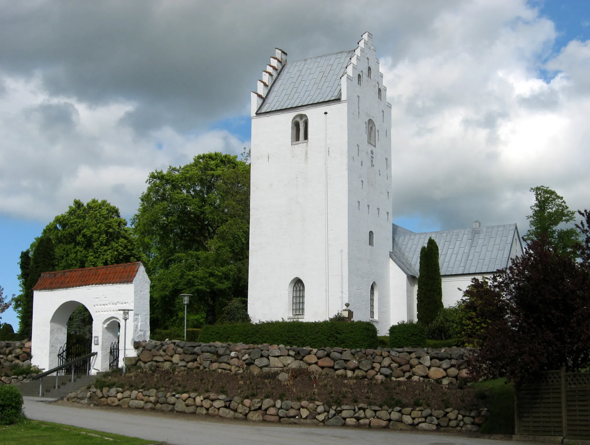 Photo showing: Ørum Kirke in Ørum Sogn in Nørre Djurs Kommune on Djursland, Denmark.