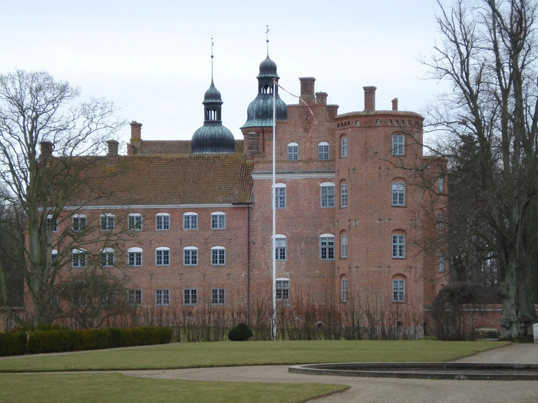 Photo showing: Gammel Estrup Manor seen from the north side, Jutland, Denmark