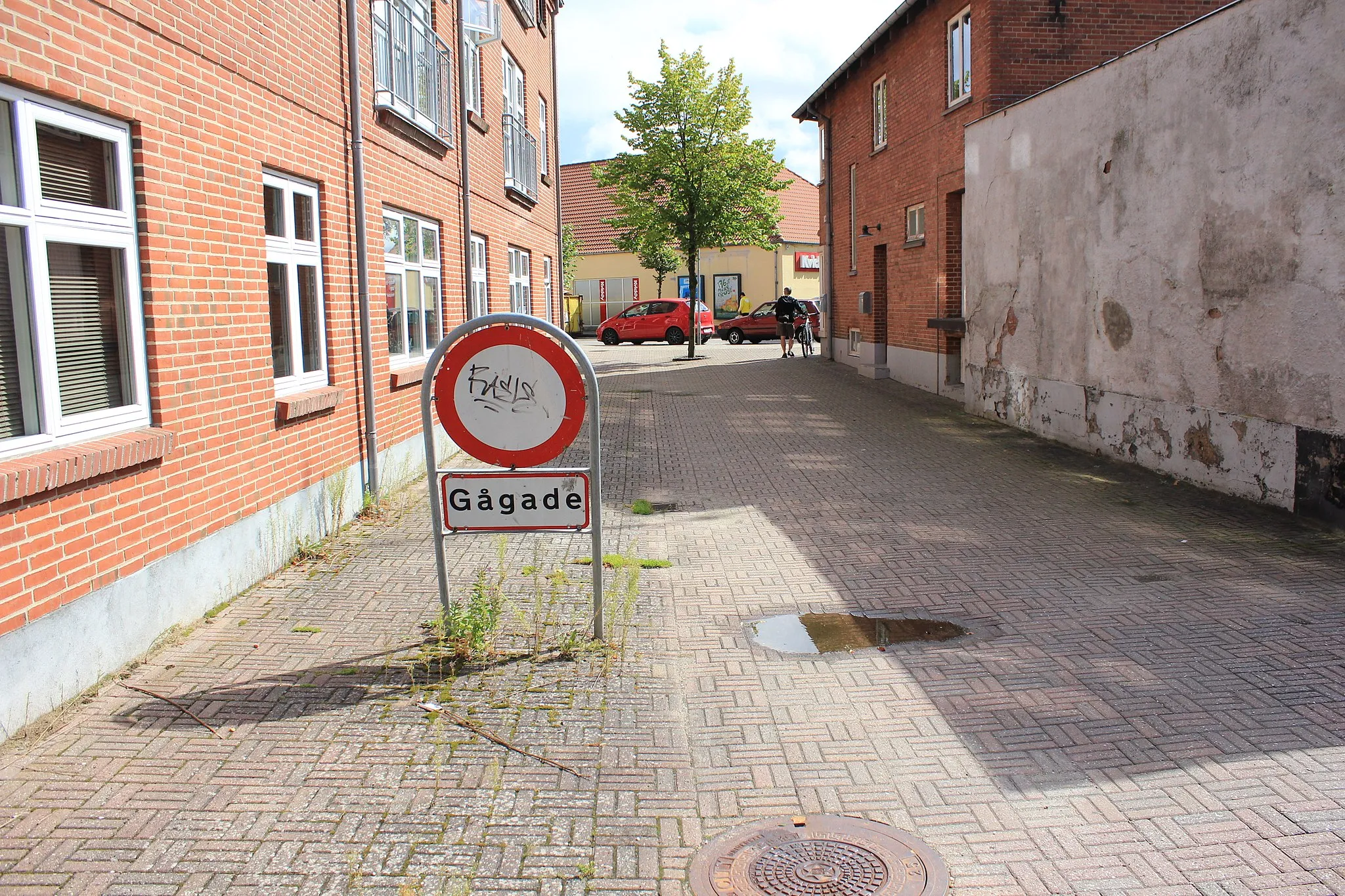Photo showing: The shortest walking street in Denmark. In Hadsten, Jutland