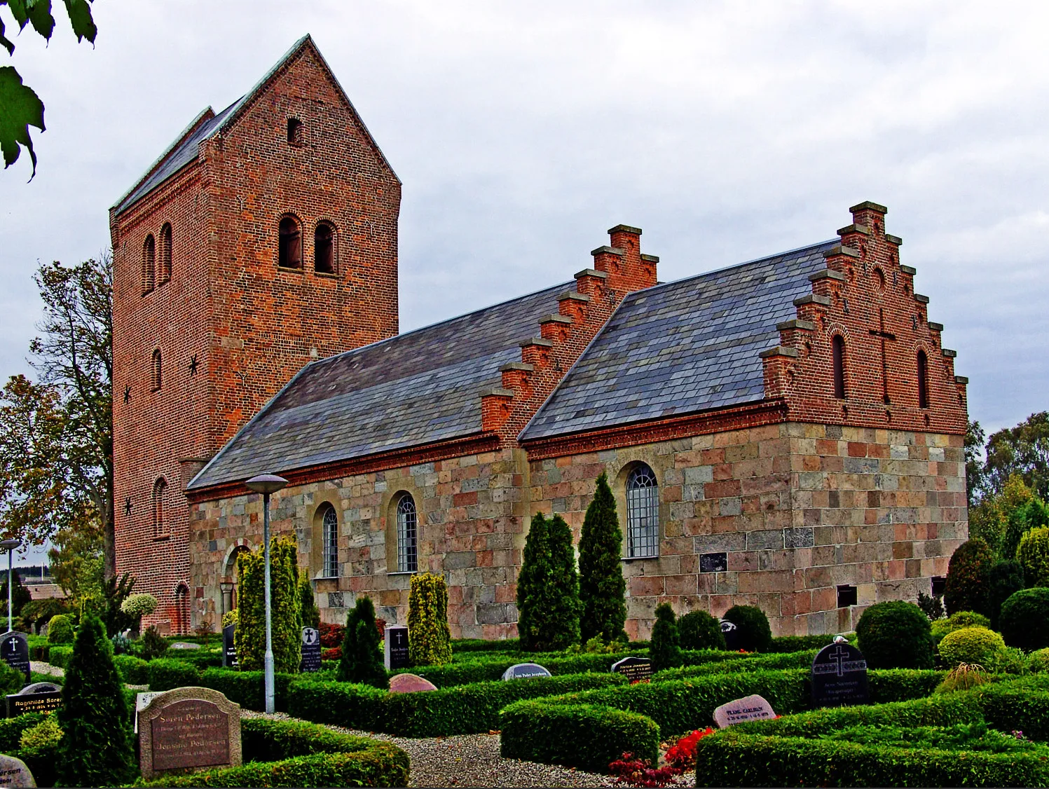 Photo showing: Sall kirke, Favrskov, fra sydøst