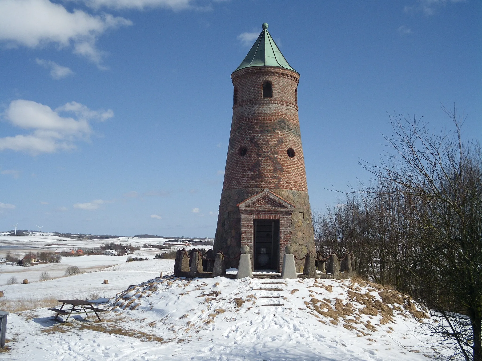 Photo showing: Front view of Todbjerg Tårnet (viewing tower outside Todbjerg, Denmark