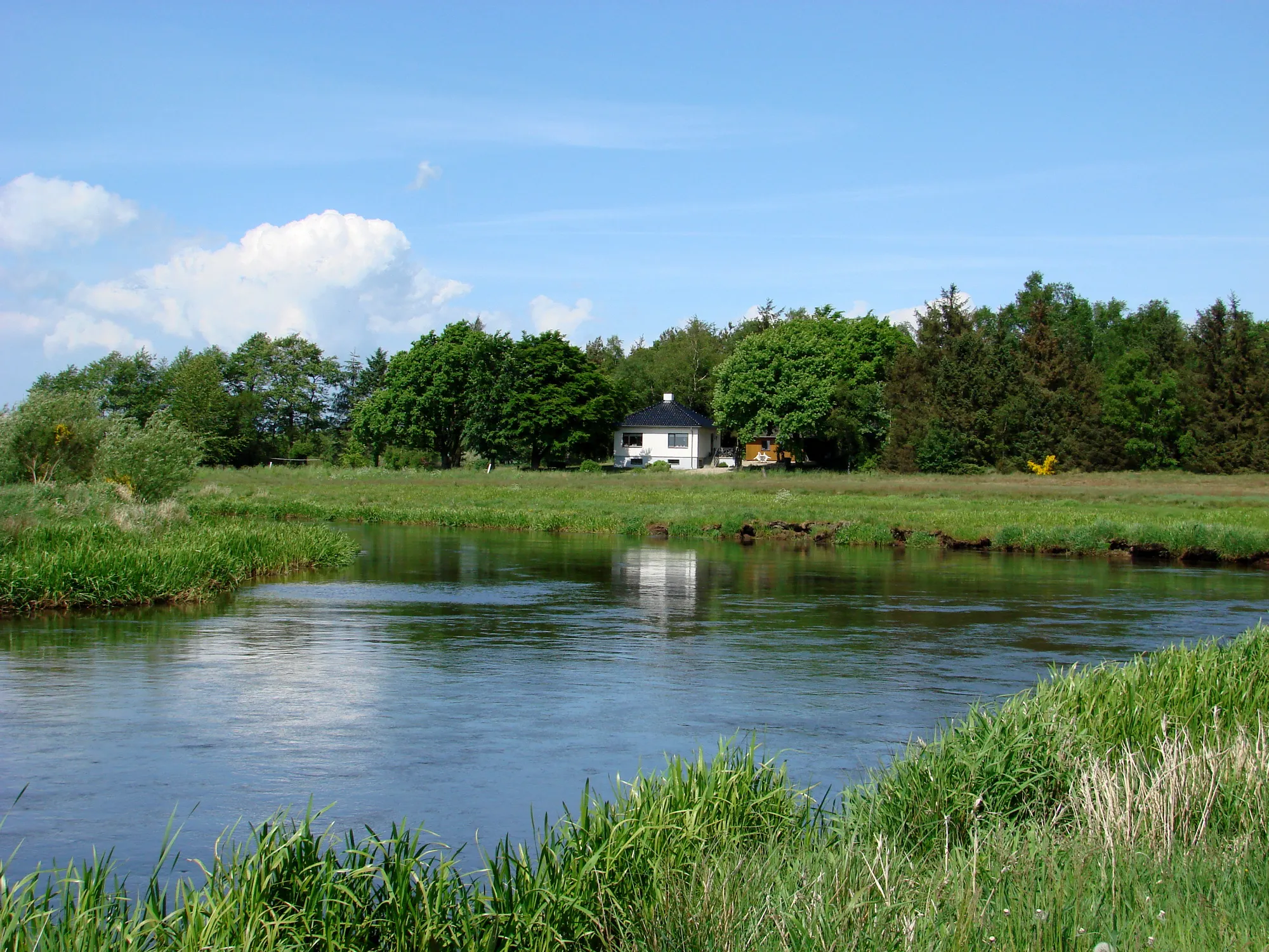 Photo showing: Hist hvor åen slår en bugt