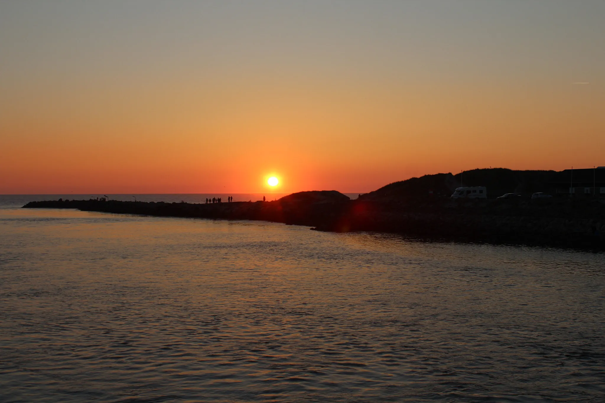 Photo showing: 500px provided description: Sunset at Thorsminde, Denmark. Taken on a walk by the beach. [#Sunset ,#Denmark ,#Thorsminde]