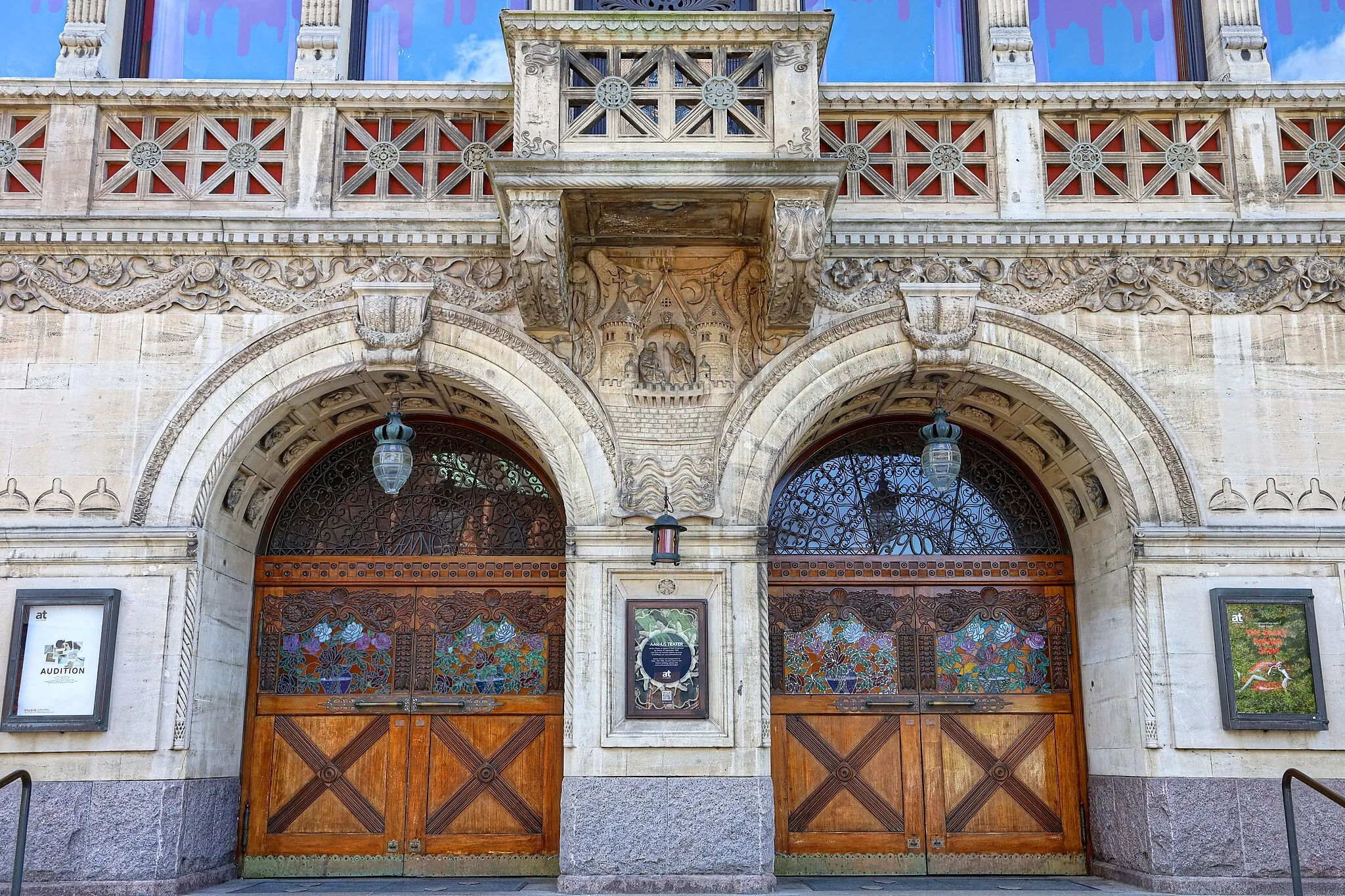 Photo showing: entrance and doors in Art Nouveau of the theatre in city of Aarhus in Danmark in May 2019