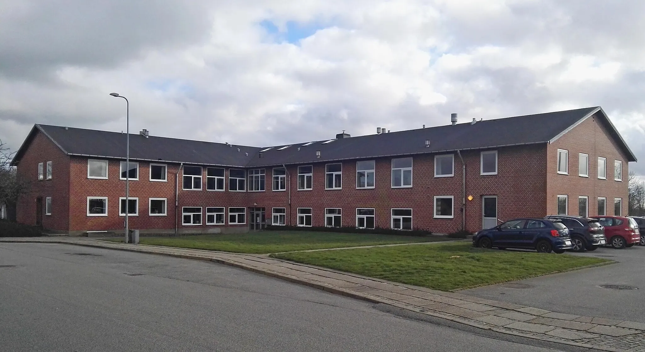 Photo showing: Faster Skole og Astrups aktivitetshus