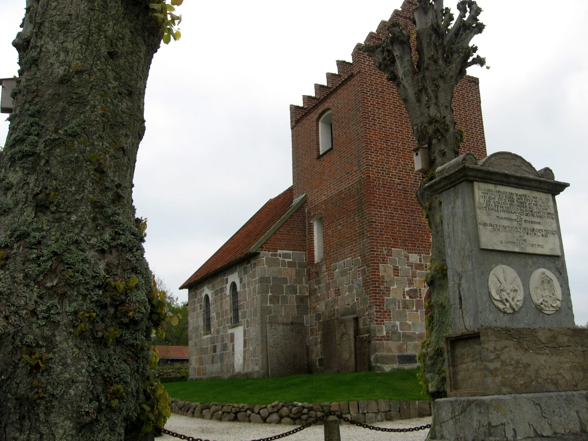 Photo showing: Kasted Kirke in Kasted Sogn, Århus Kommune, Denmark.