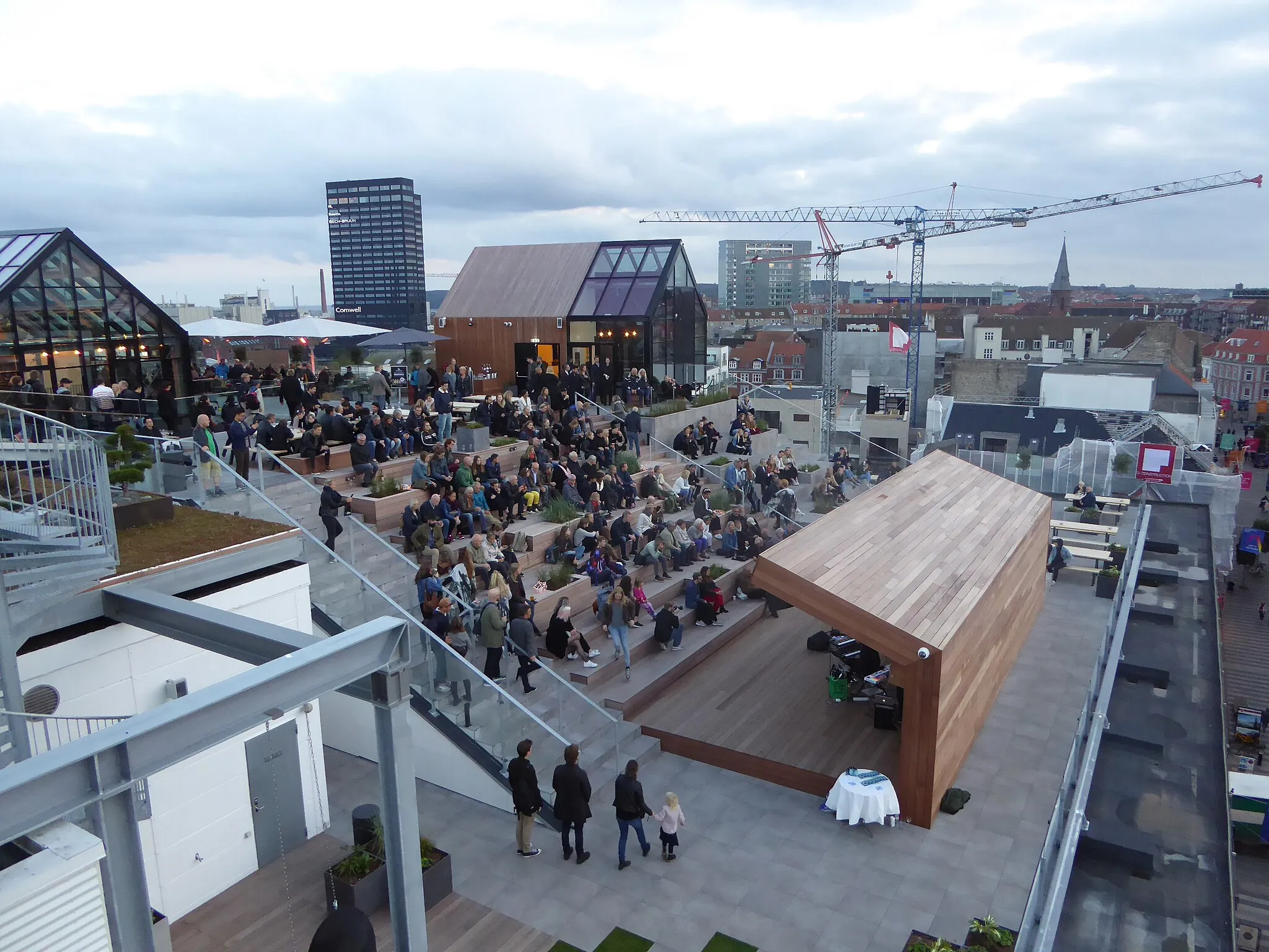Photo showing: Entertainment at Salling Rooftop at the top of the department store Salling in Aarhus in Denmark.