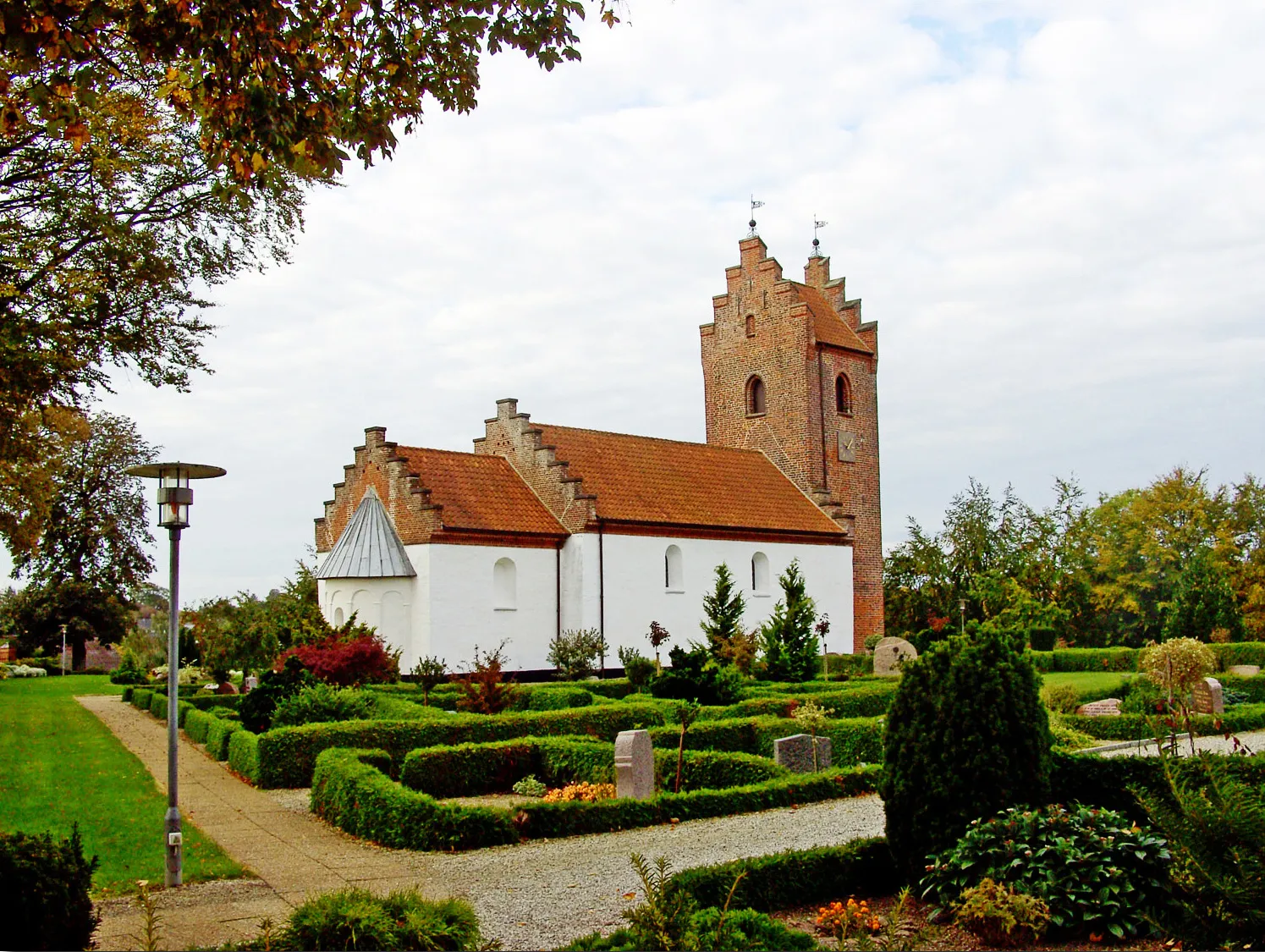 Photo showing: Thorsø kirke, Favrskov, fra nordøst