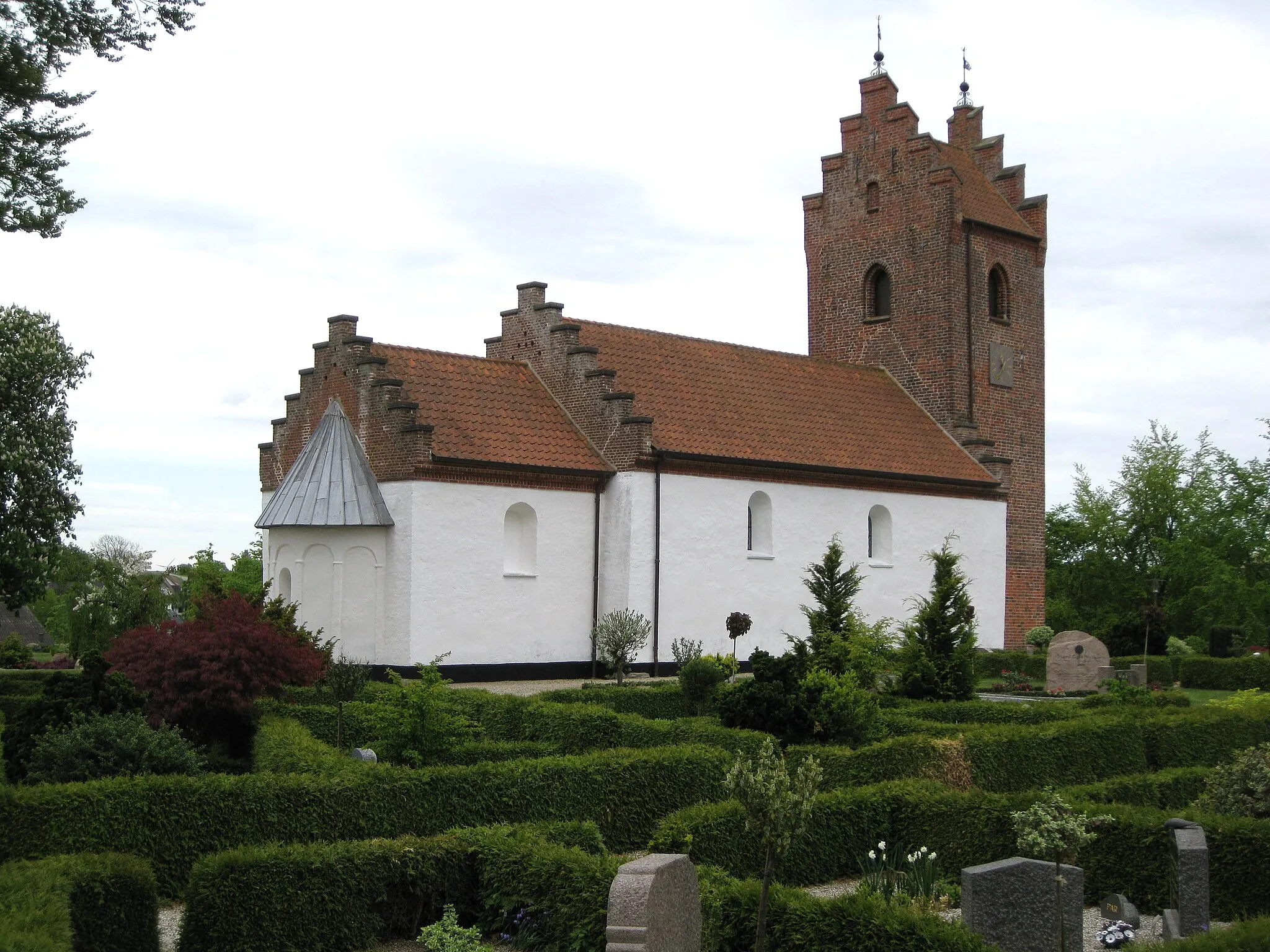 Photo showing: The church "Thorsø Kirke" in the small town "Thorsø". The town is located in East Jutland, Denmark.
