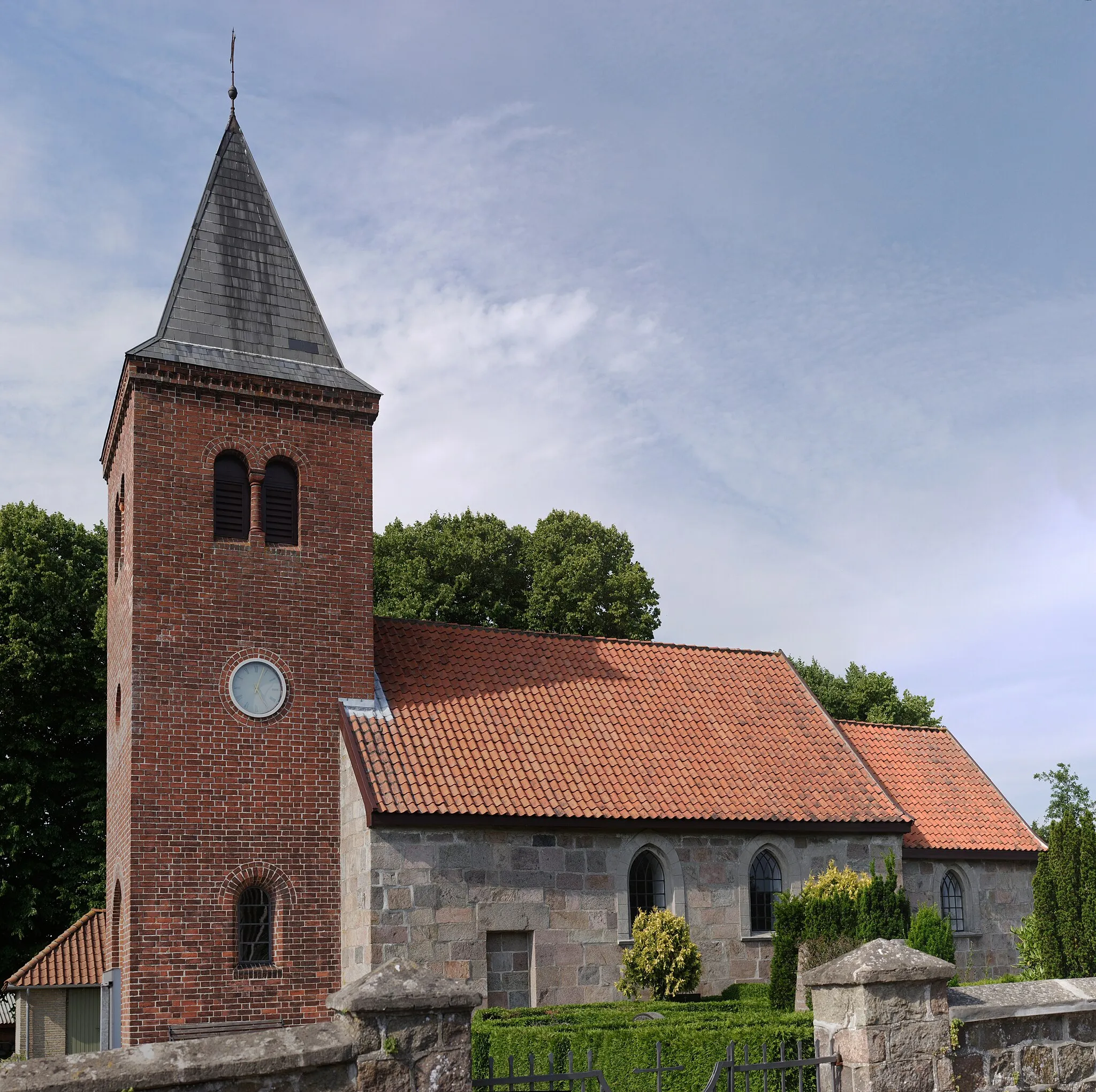 Photo showing: Ølsted Kirke