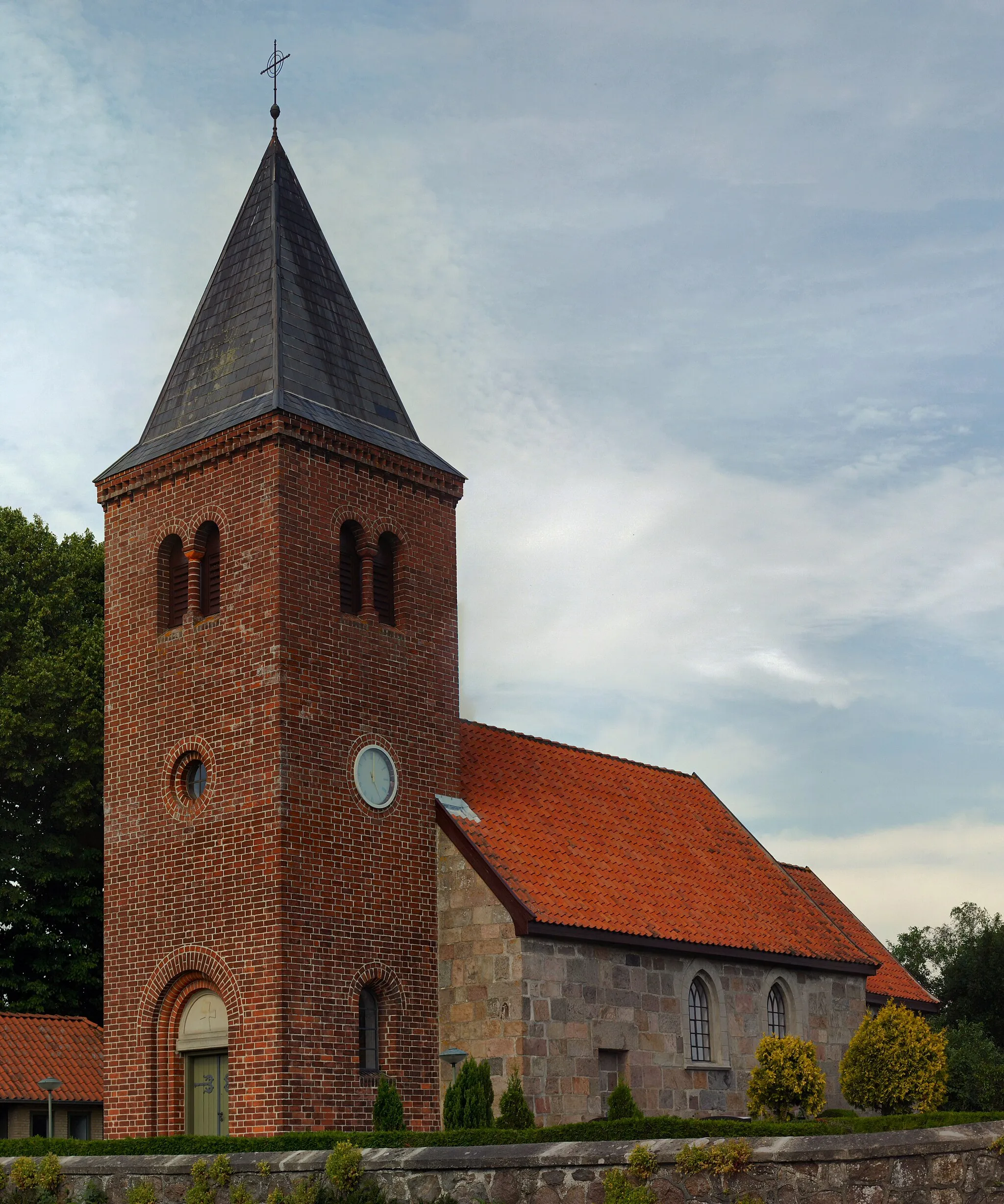 Photo showing: Ølsted Kirke