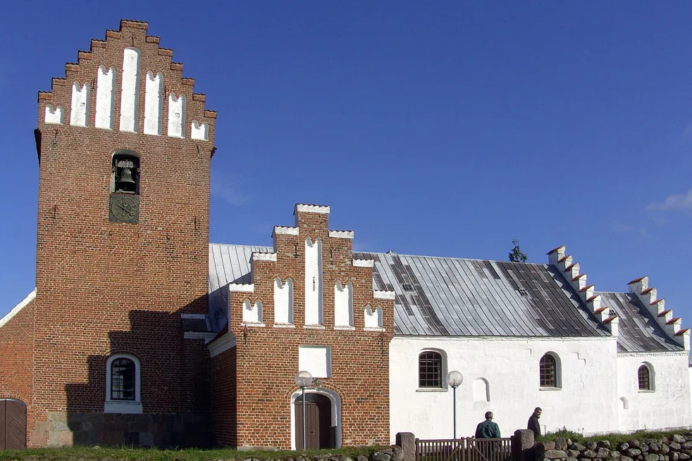 Photo showing: Auning kirke (Norddjurs)fra syd