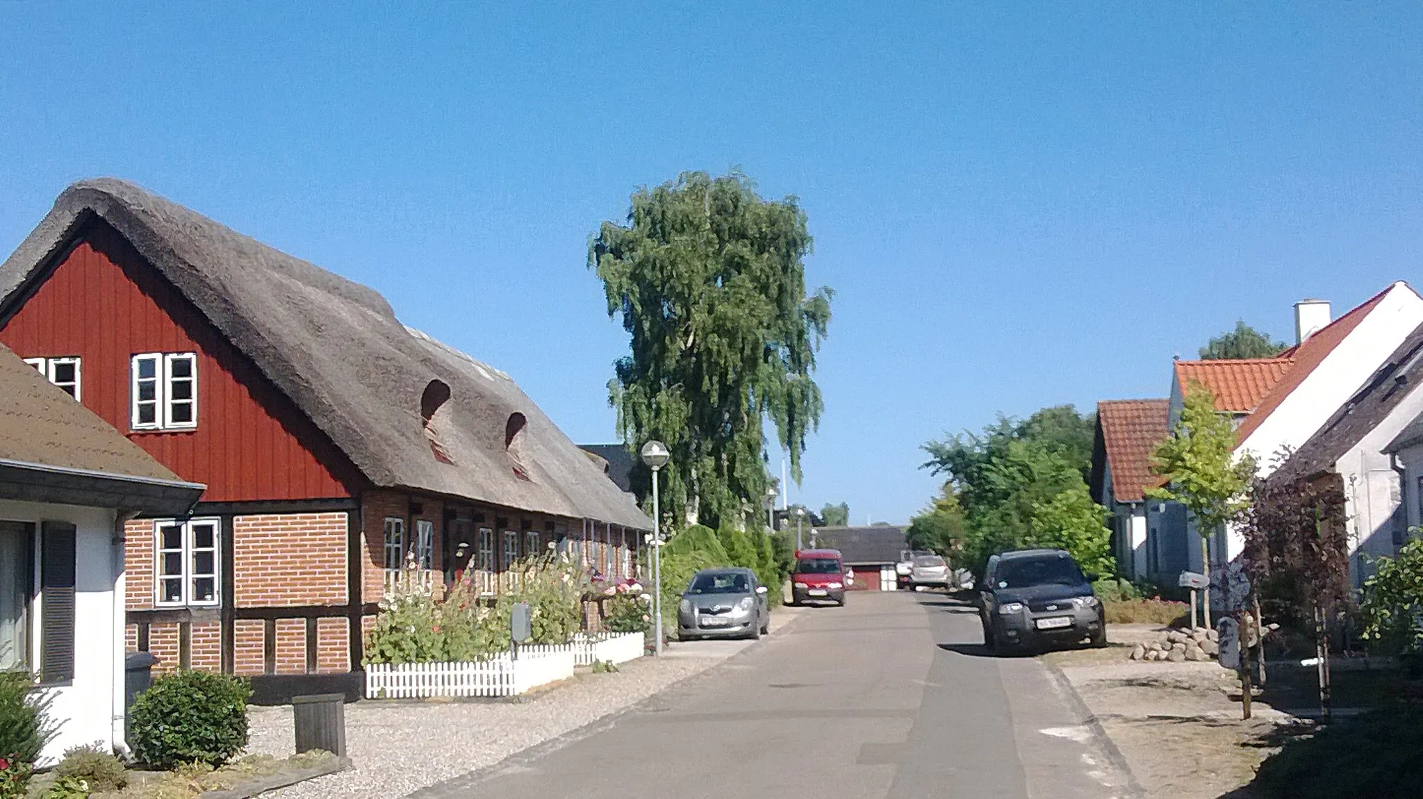 Photo showing: Street in Saksild, Denmark.