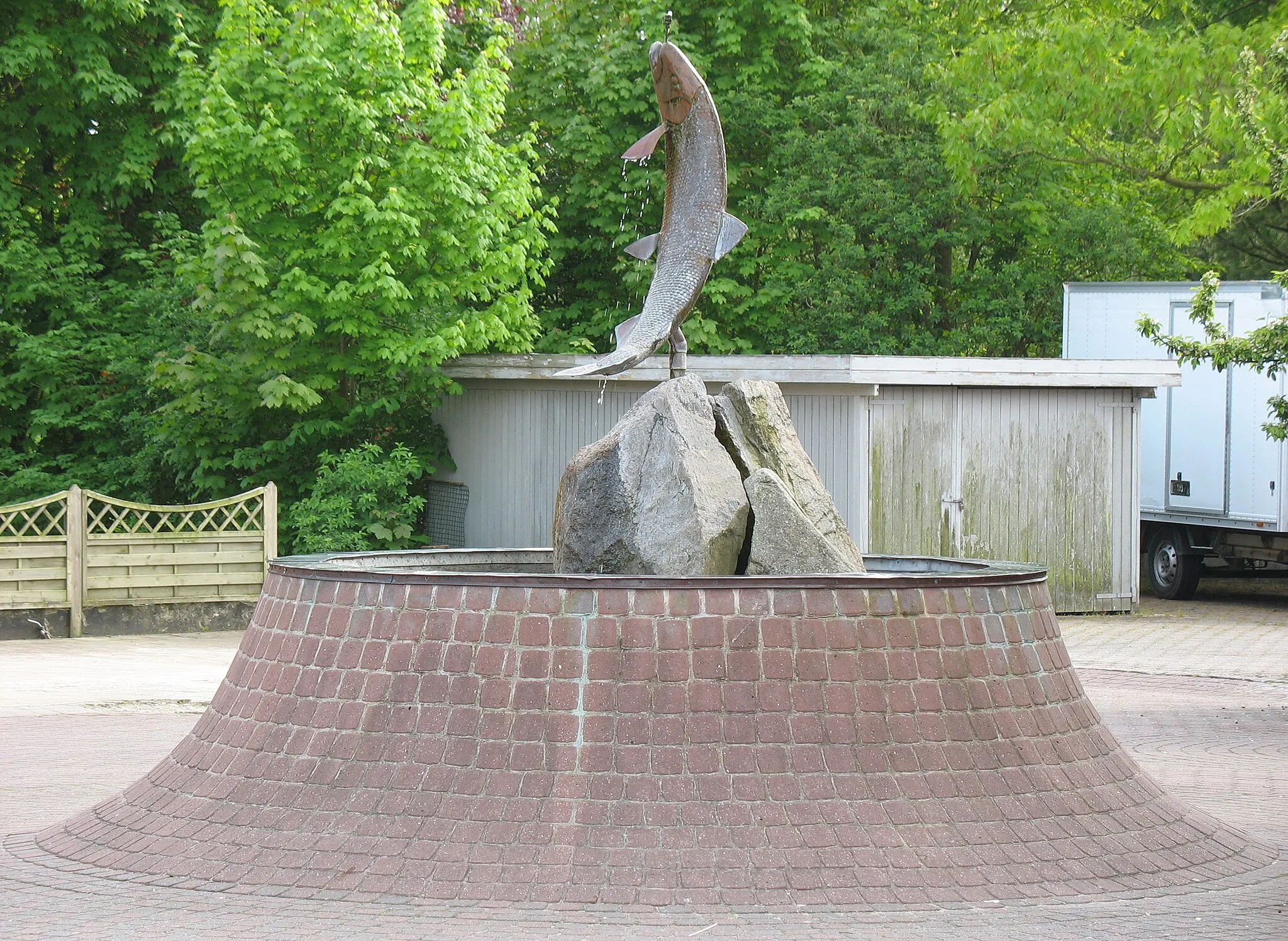 Photo showing: Skulptur ved Bredgade/Søndergade krydset i Sønder Felding