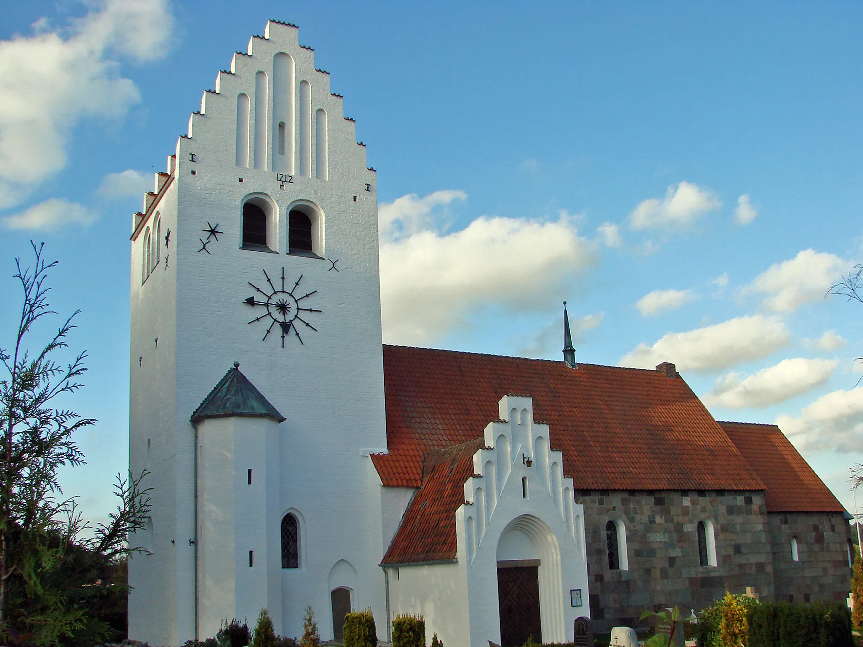 Photo showing: Grønbæk Kirke set fra syd.