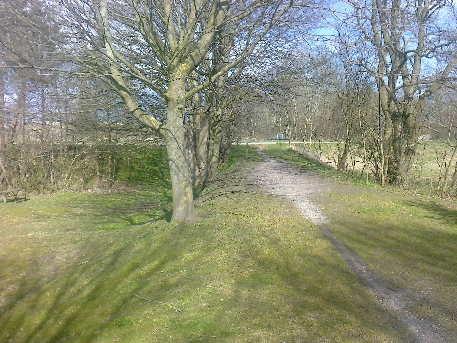 Photo showing: Stien slutter ved Lyngbyvej, ikke langt fra Trustrup Station