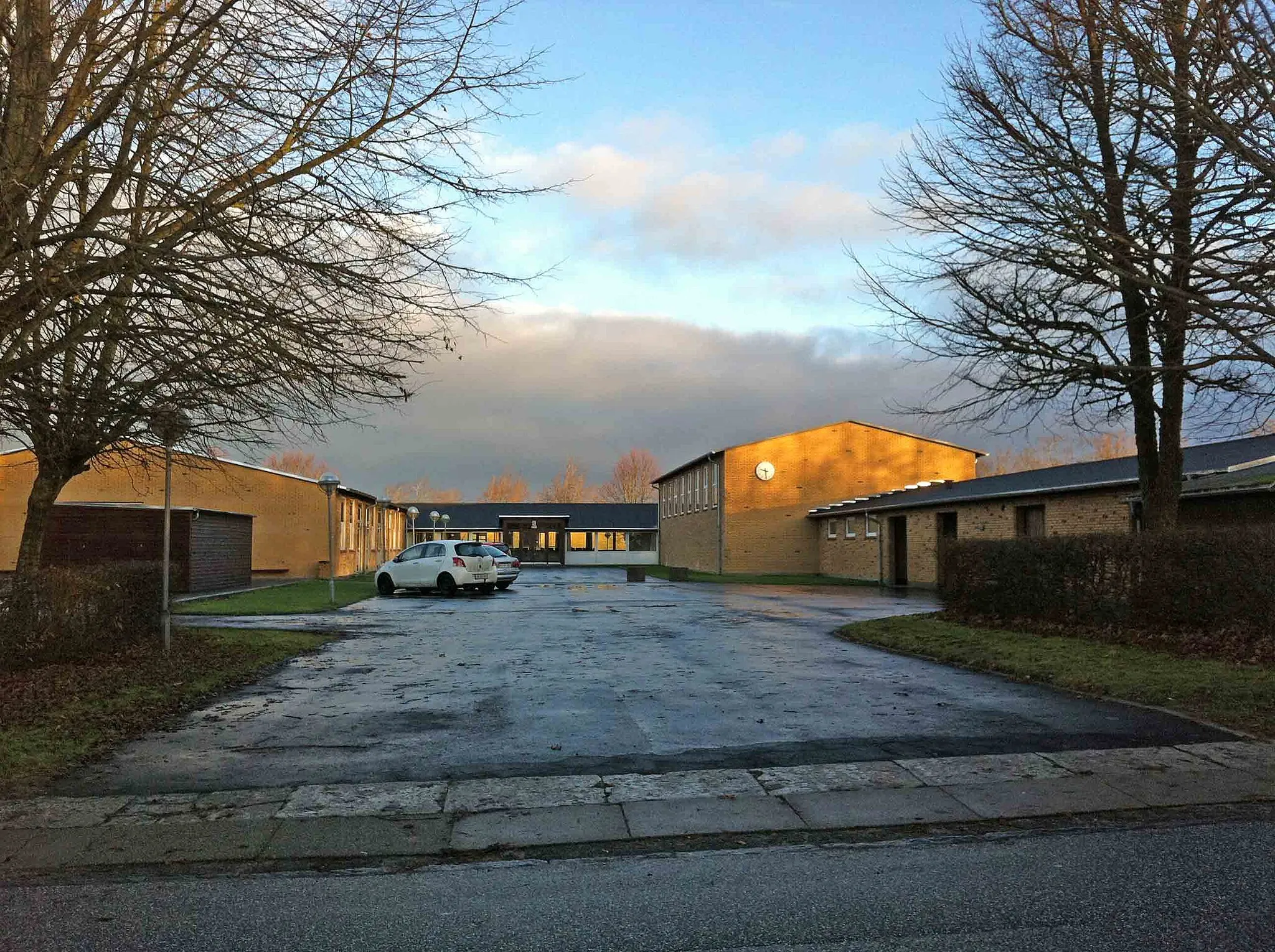 Photo showing: Gyvelhøjskolen i Galten