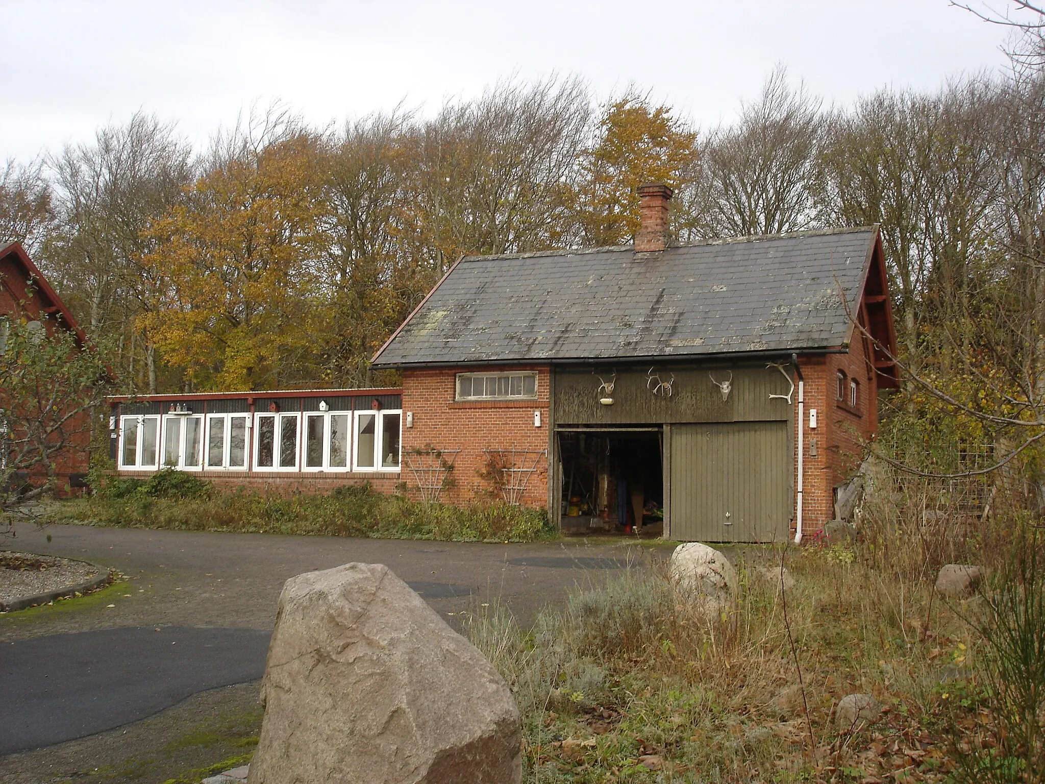 Photo showing: Gatten Stations varehus