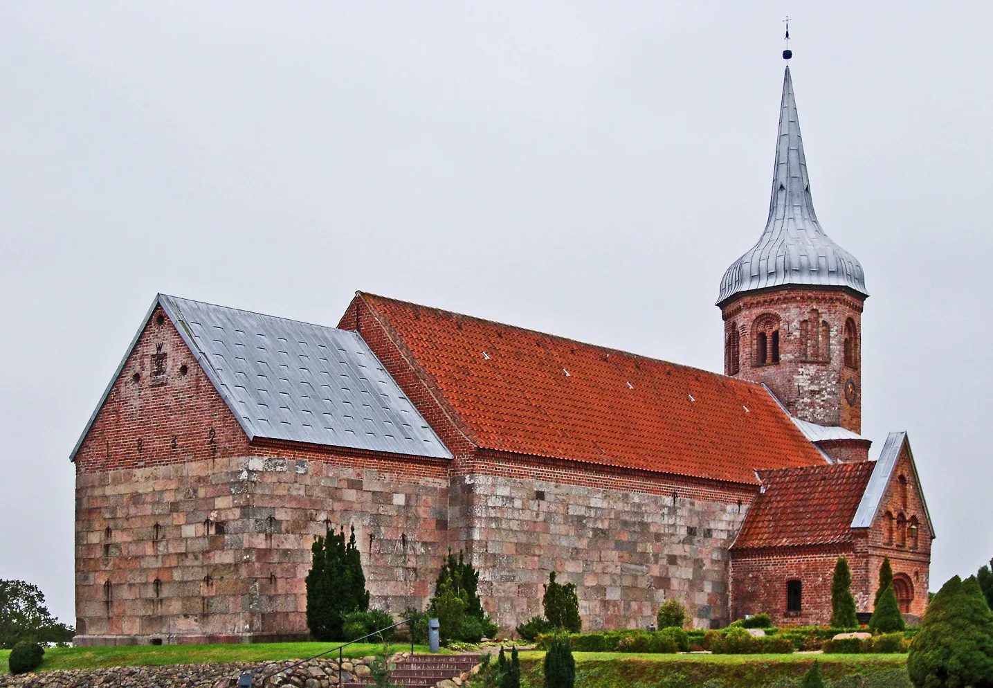 Photo showing: Astrup kirke (Mariagerfjord) fra nordøst