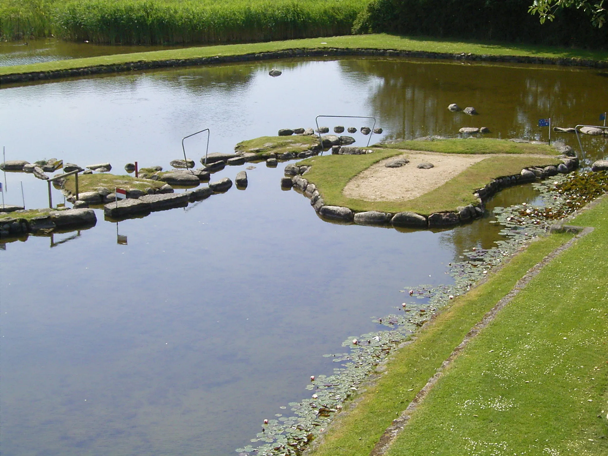 Photo showing: Verdenskortet, a world map park at the Klejtrup Sø in Klejtrup, Viborg Kommune, Denmark